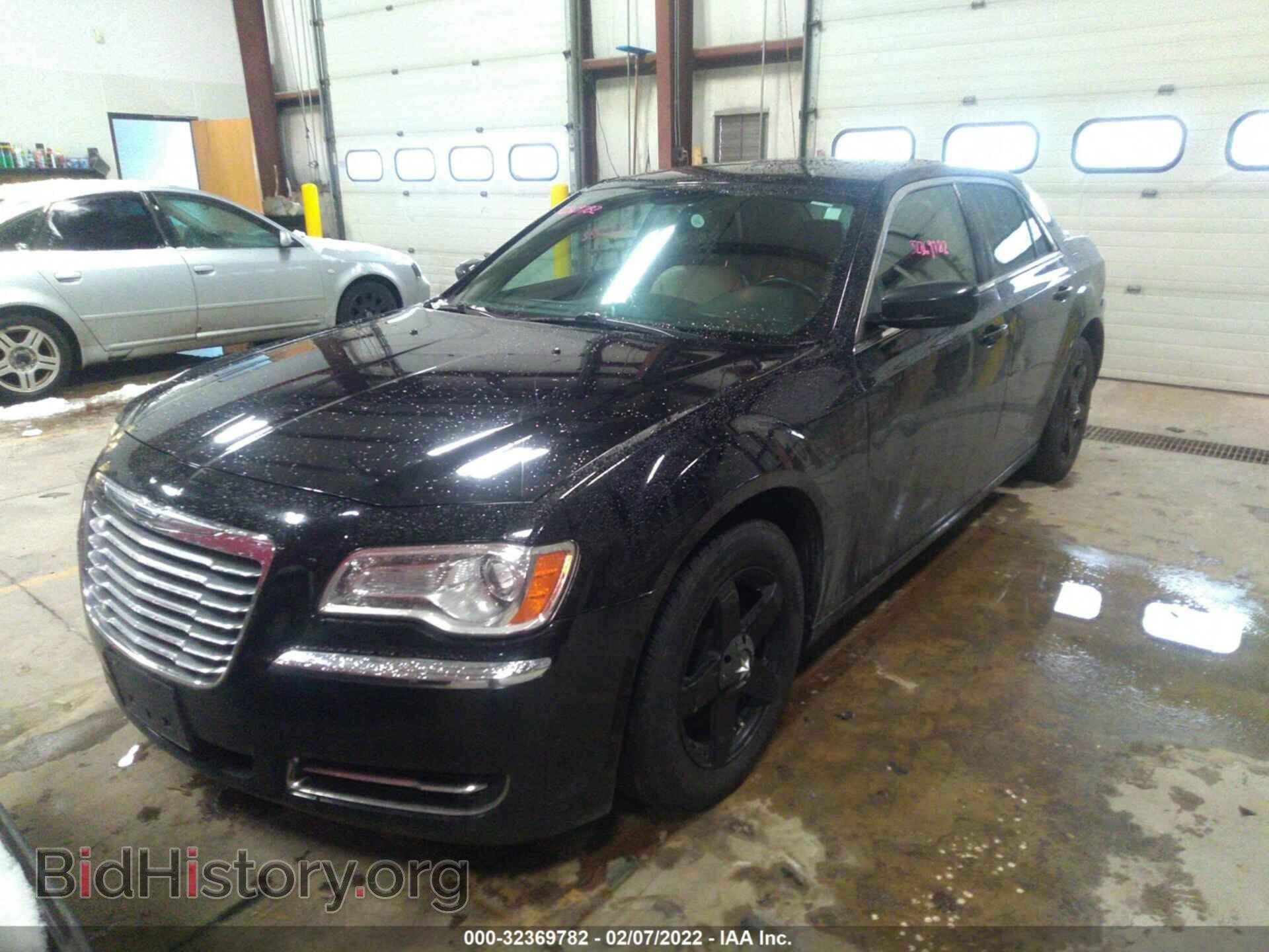 2014 CHRYSLER 300 - VIN: 2C3CCAAG5EH127713 - Фото 2