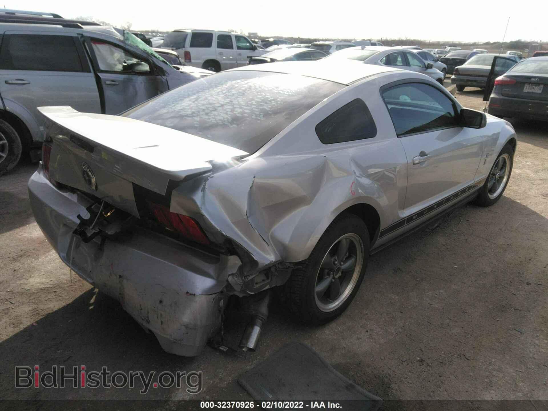 2007 FORD MUSTANG - VIN: 1ZVFT80N175266830 - Фото 4