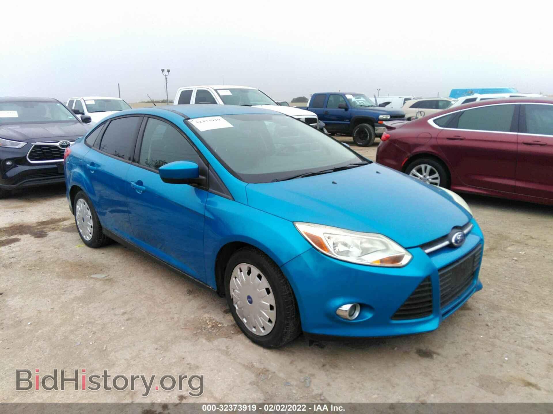 Photo 1FAHP3F22CL262975 - FORD FOCUS 2012