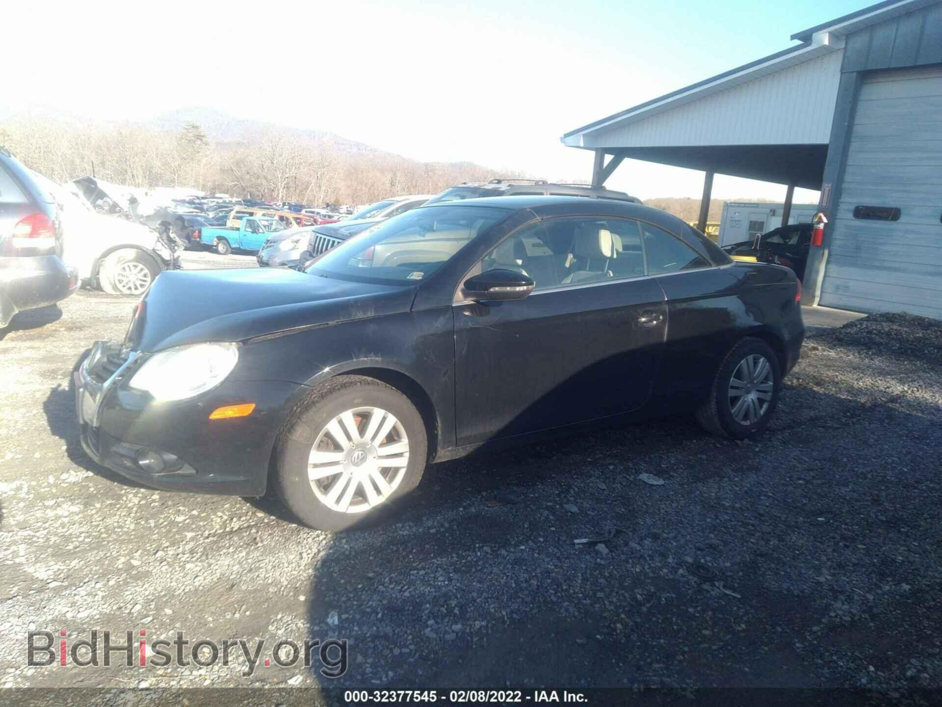2009 VOLKSWAGEN EOS - VIN: WVWAA71F69V018094 - Фото 2