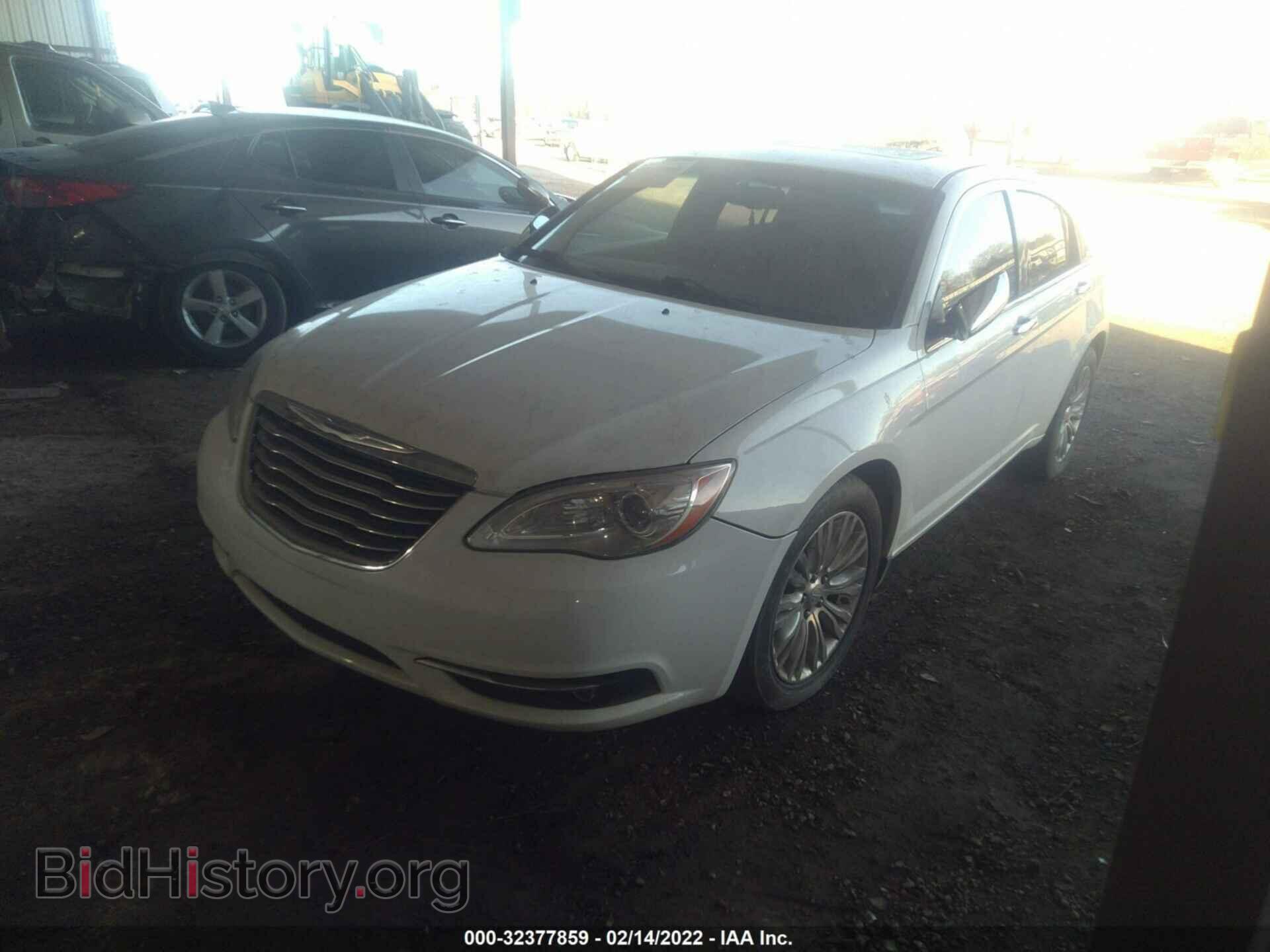 2011 CHRYSLER 200 - VIN: 1C3BC2FG6BN582924 - Фото 2
