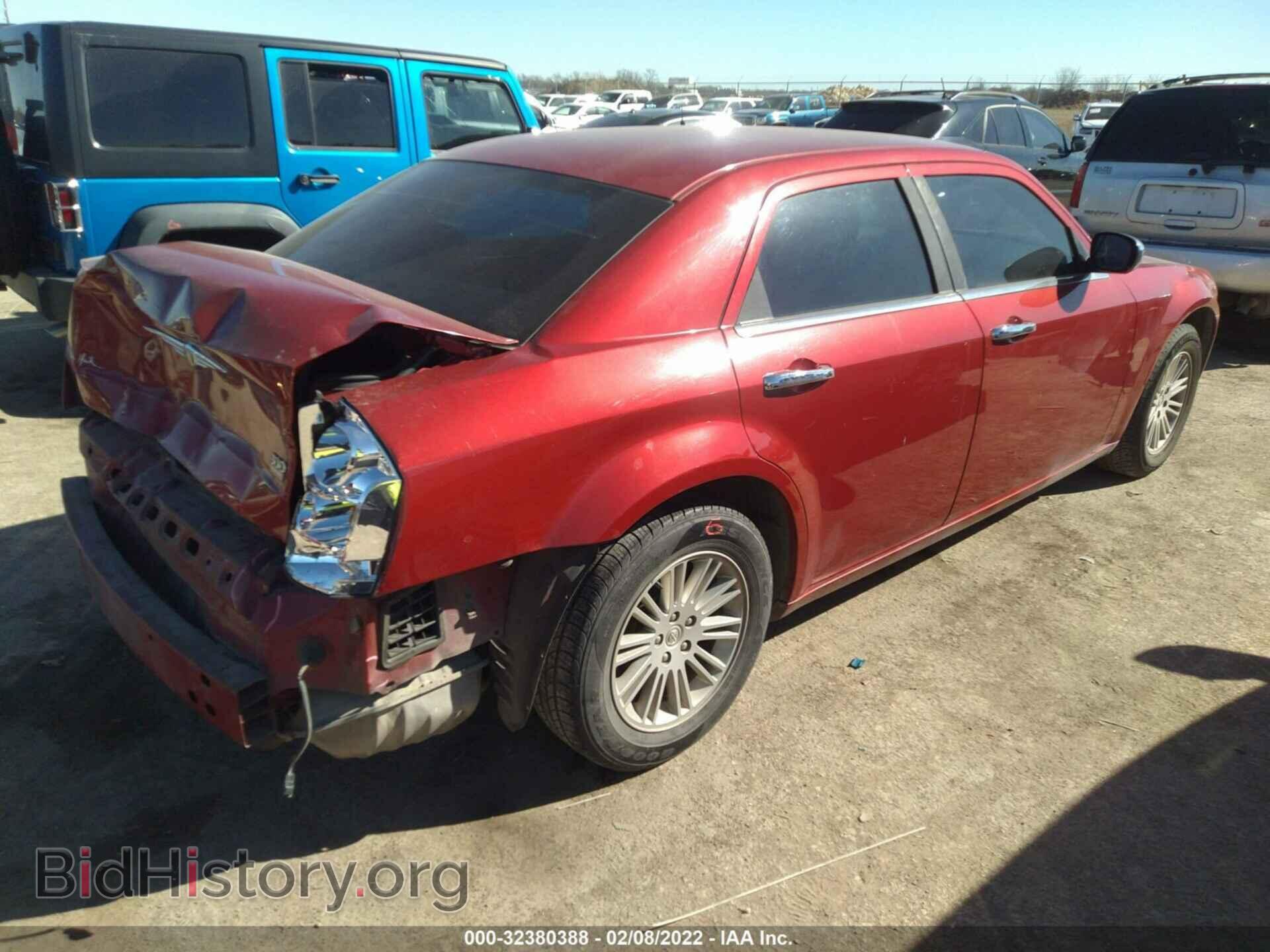 2010 CHRYSLER 300 - VIN: 2C3CA4CD5AH114982 - Фото 4