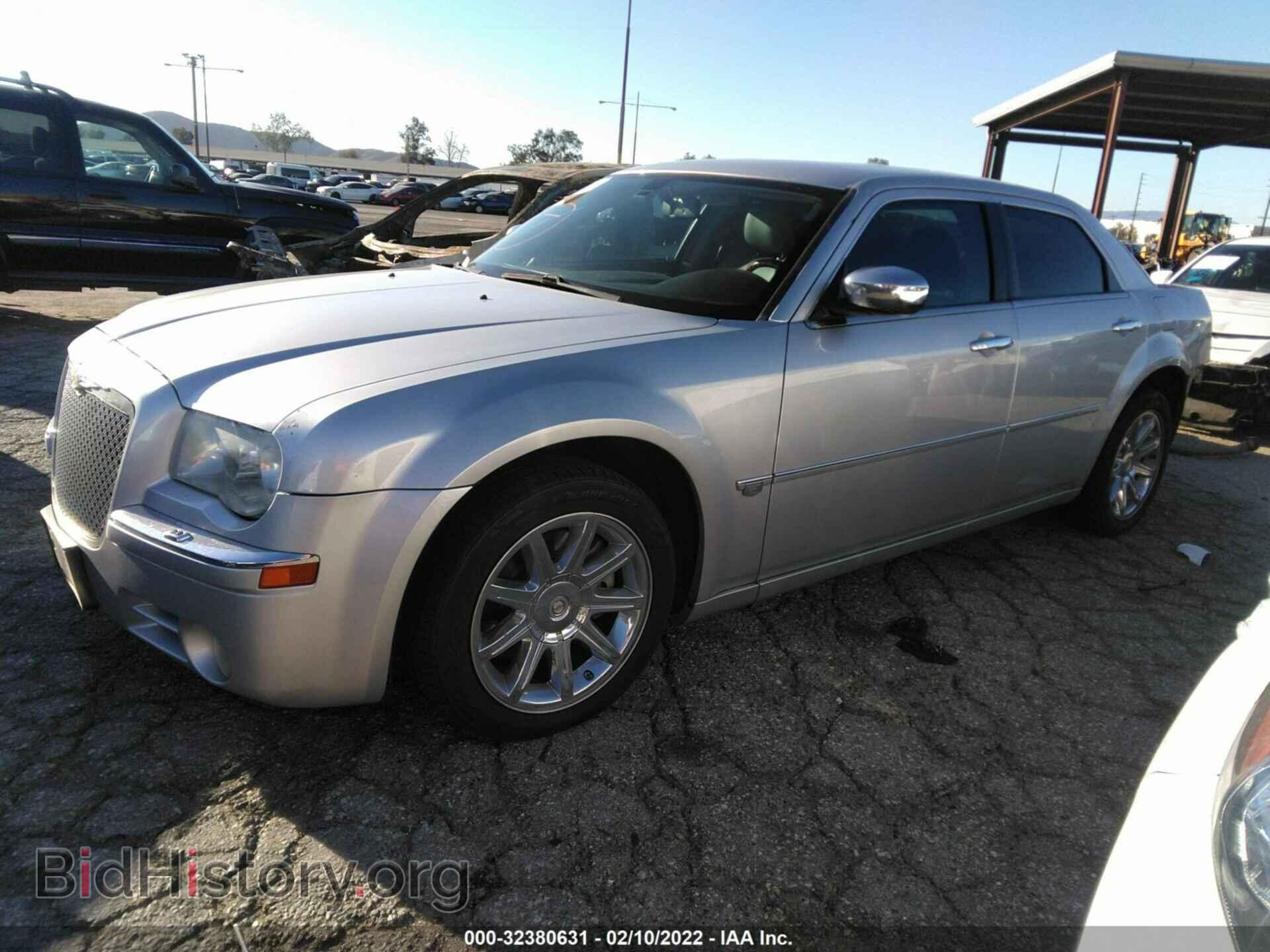 2006 CHRYSLER 300 - VIN: 2C3KA63H76H356786 - Фото 2