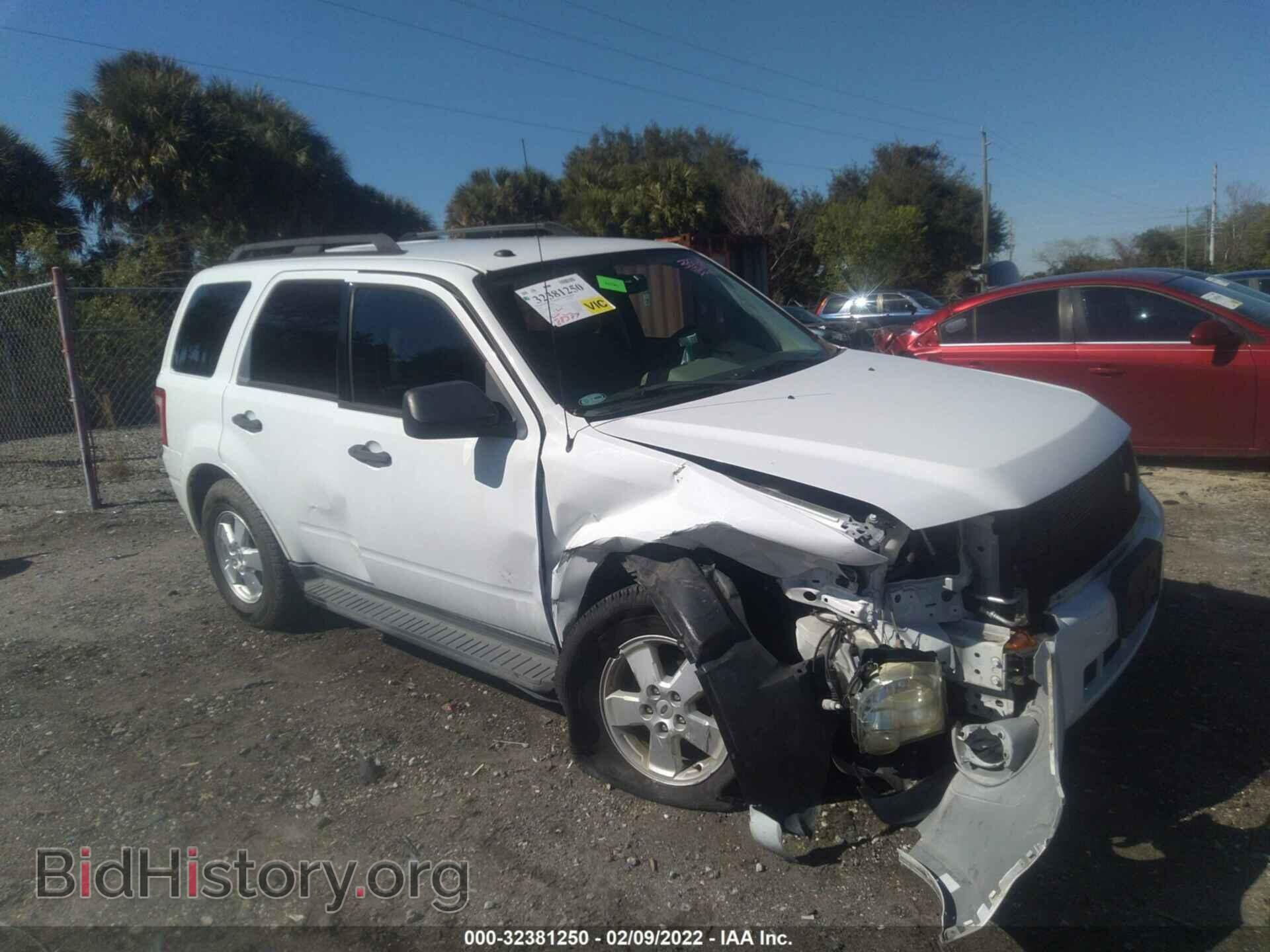 Фотография 1FMCU0D70CKA50944 - FORD ESCAPE 2012