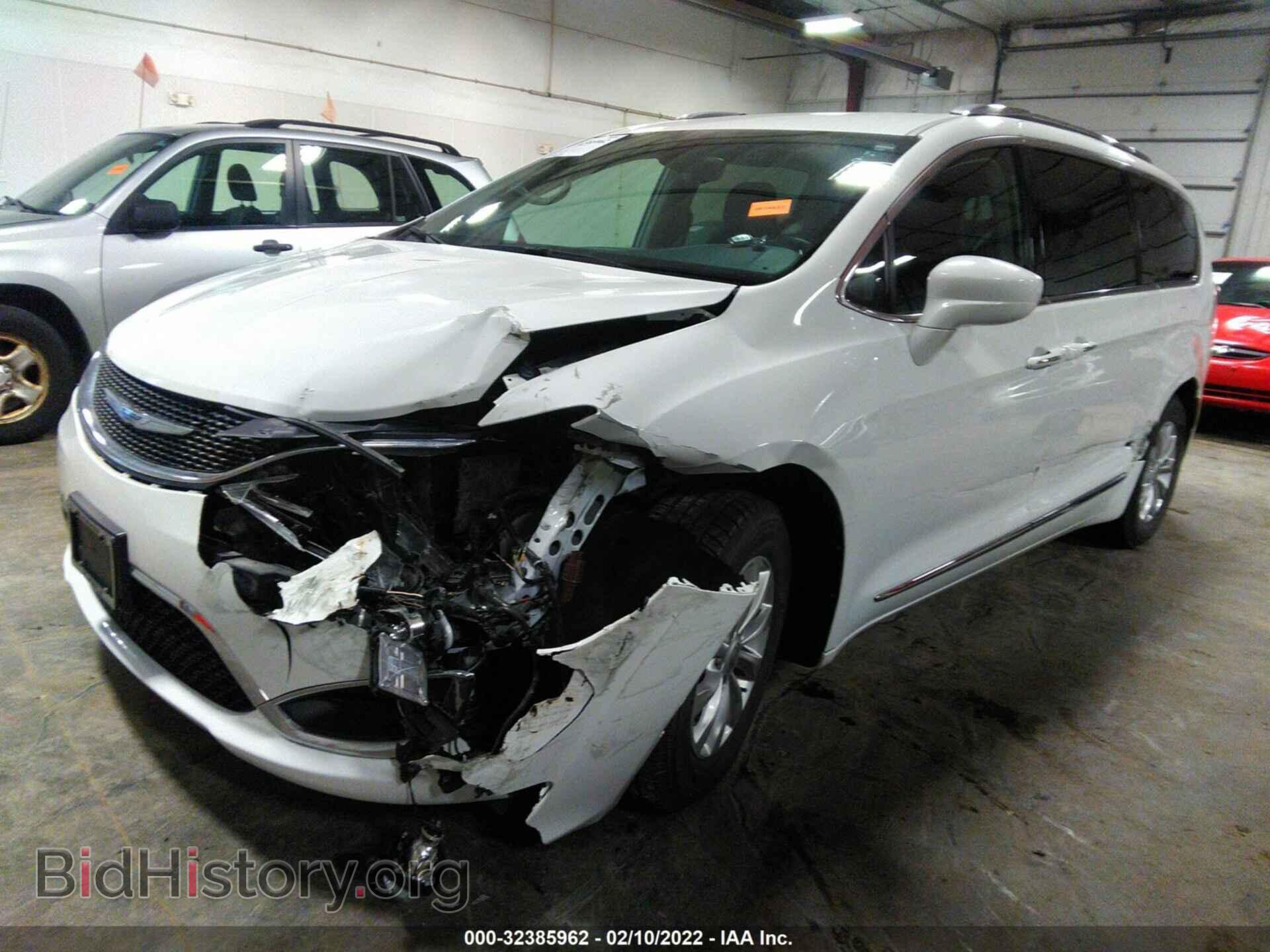 2018 CHRYSLER PACIFICA - VIN: 2C4RC1BG5JR290466 - Фото 2