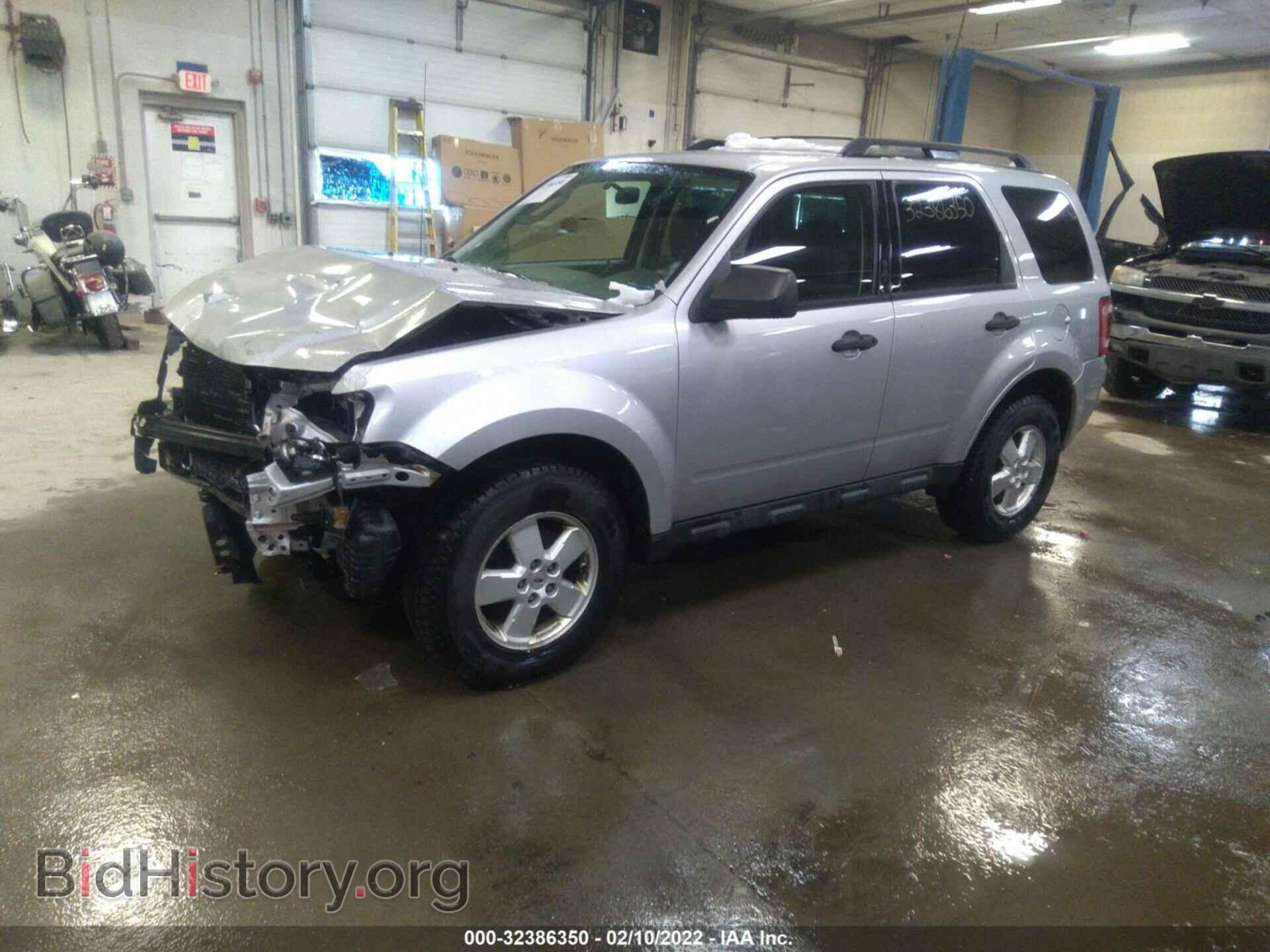 2010 FORD ESCAPE - VIN: 1FMCU9C73AKD12670 - Фото 2