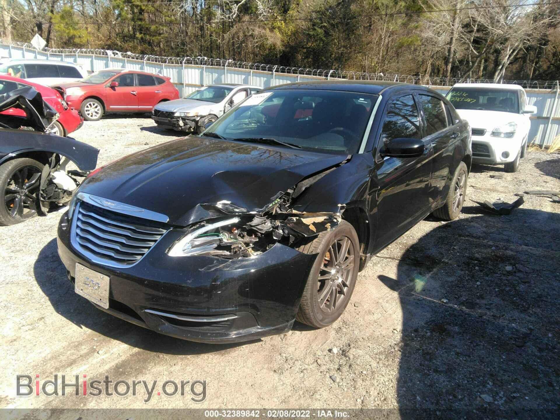 2012 CHRYSLER 200 - VIN: 1C3CCBAB4CN104342 - Фото 2