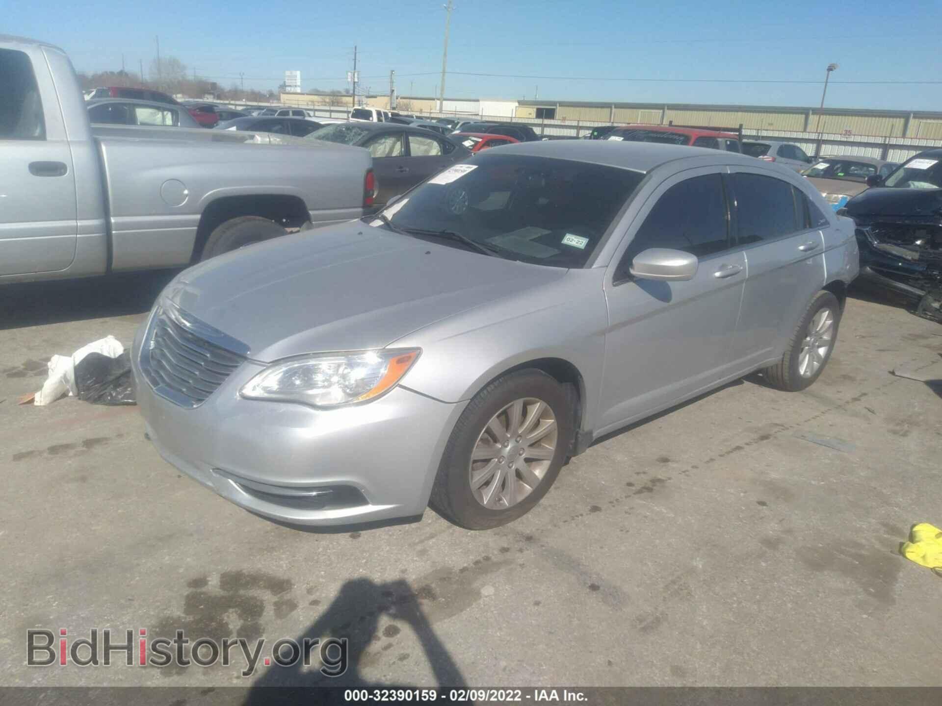 2012 CHRYSLER 200 - VIN: 1C3CCBBB3CN288347 - Фото 2