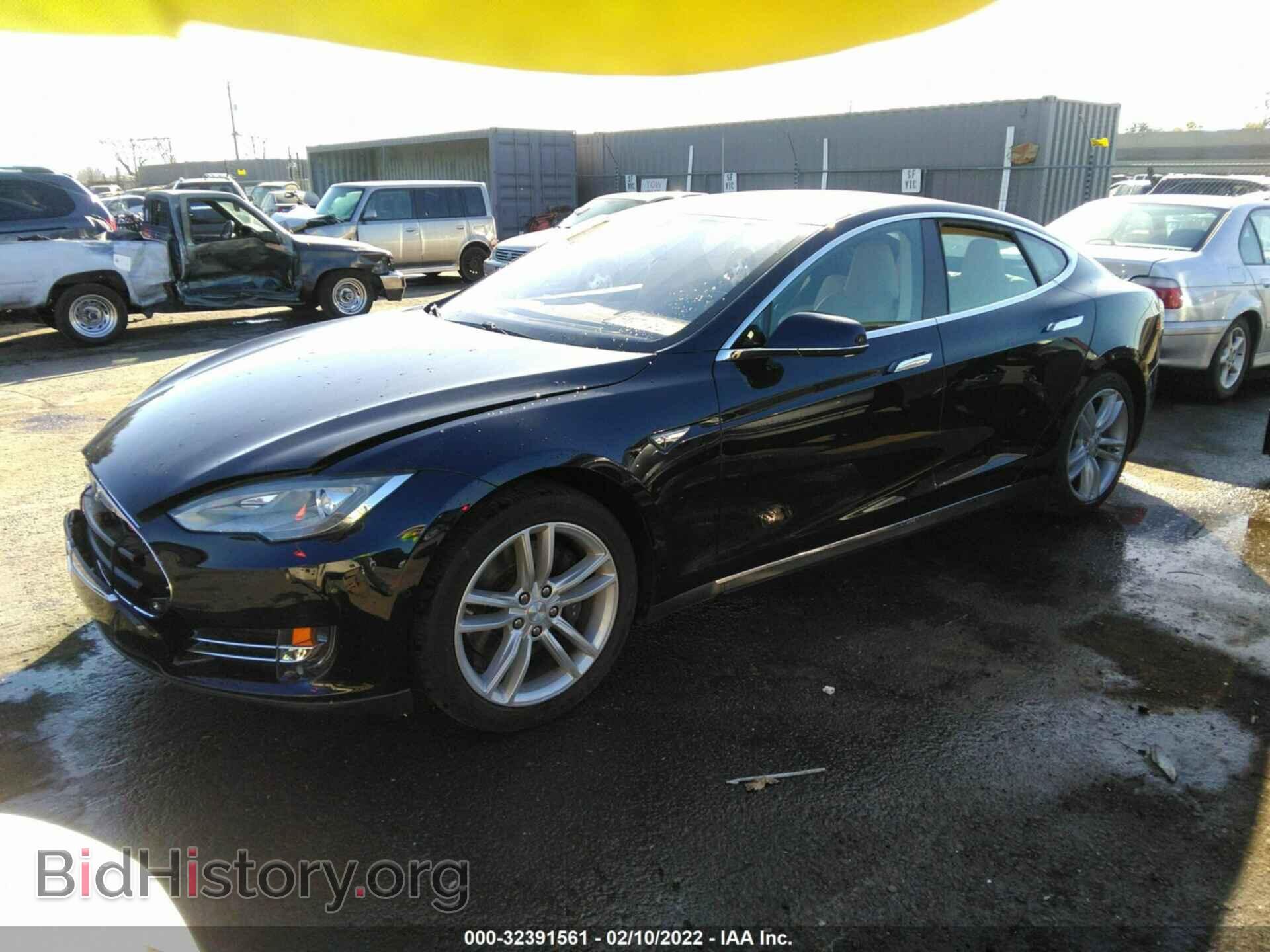 2015 TESLA MODEL S - VIN: 5YJSA1H11FF083196 - Фото 2