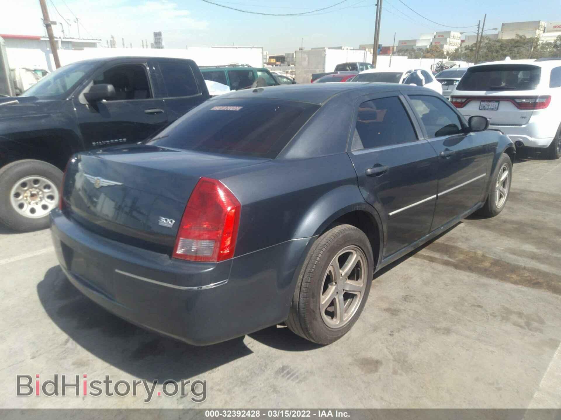 2007 CHRYSLER 300 - VIN: 2C3KA53G87H877700 - Фото 4