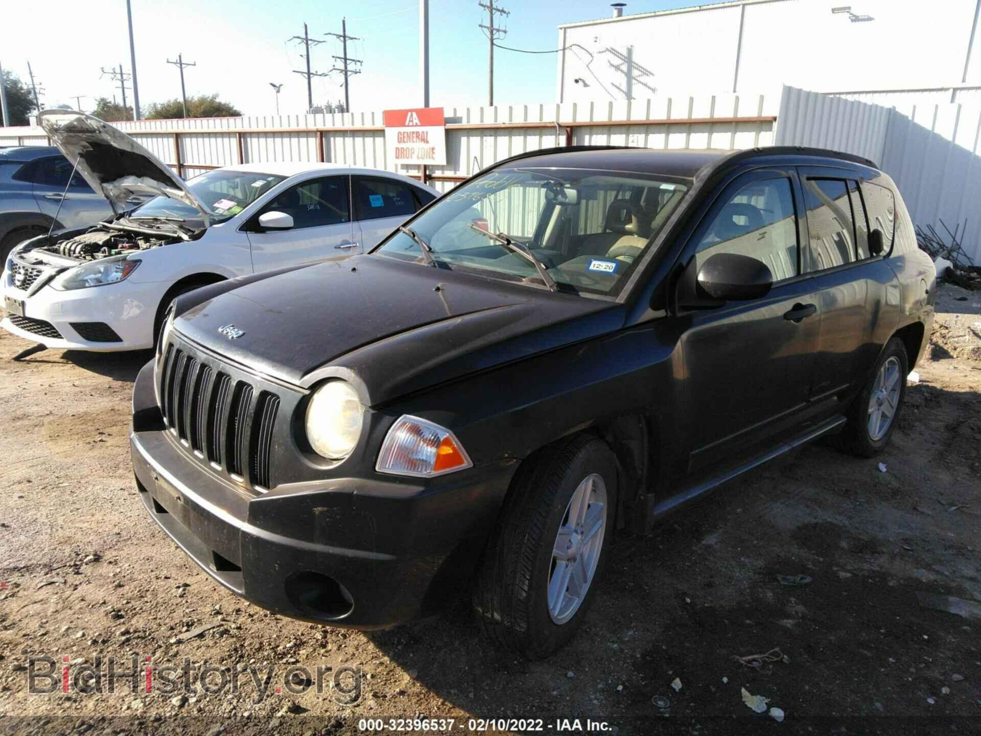2009 JEEP COMPASS - VIN: 1J8FT47B29D123779 - Фото 2