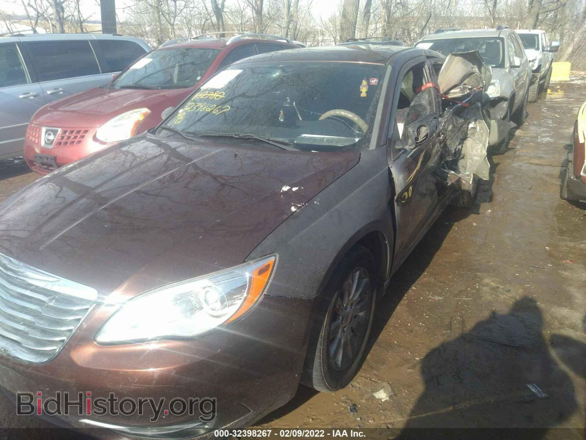 2013 CHRYSLER 200 - VIN: 1C3CCBBB4DN542780 - Фото 2