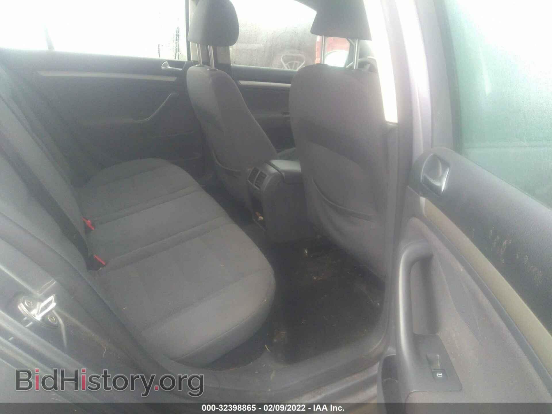 2009 VOLKSWAGEN RABBIT - VIN: WVWDB71K09W033465 - Фото 8
