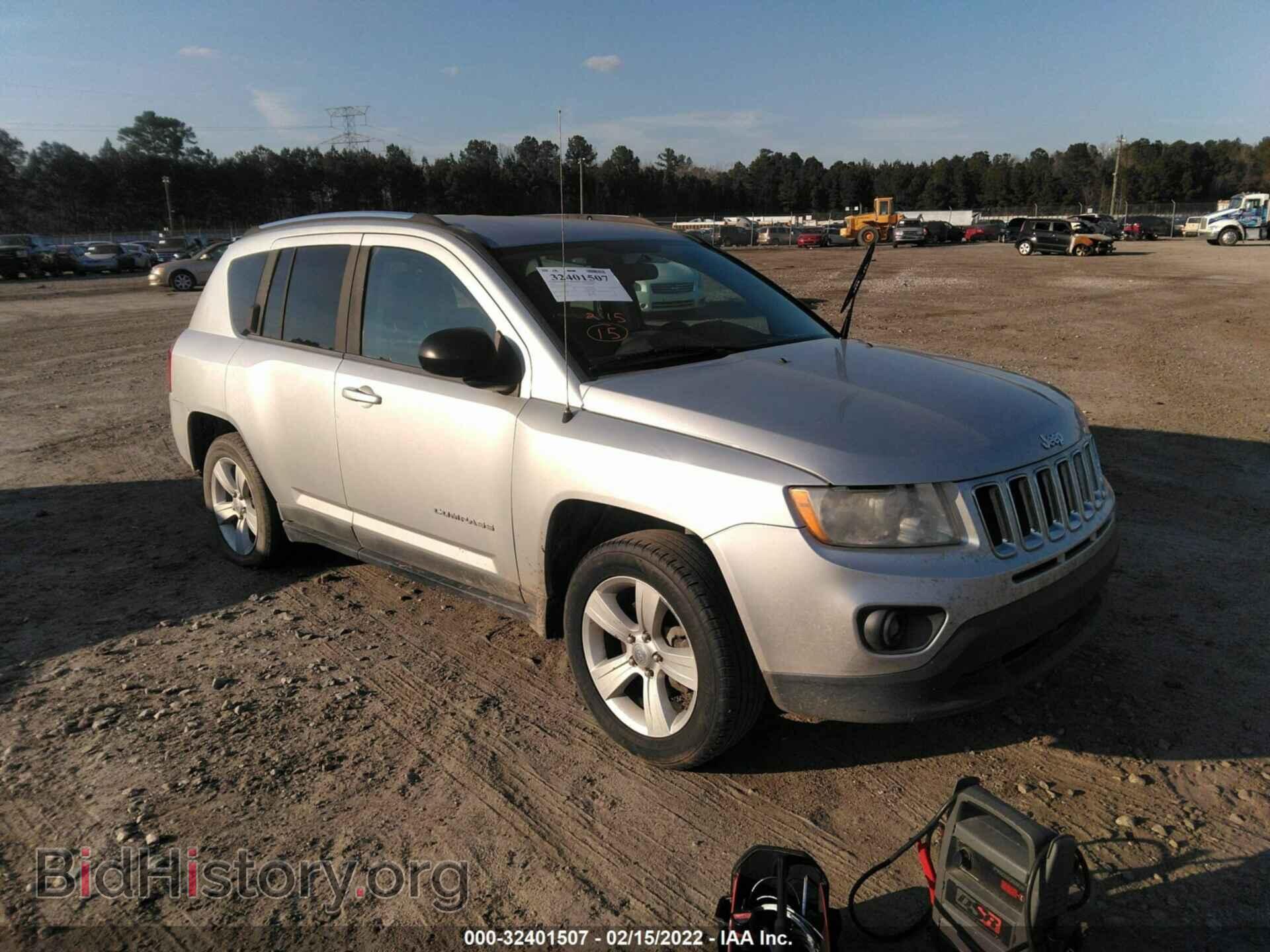 Photo 1J4NT1FB0BD170621 - JEEP COMPASS 2011