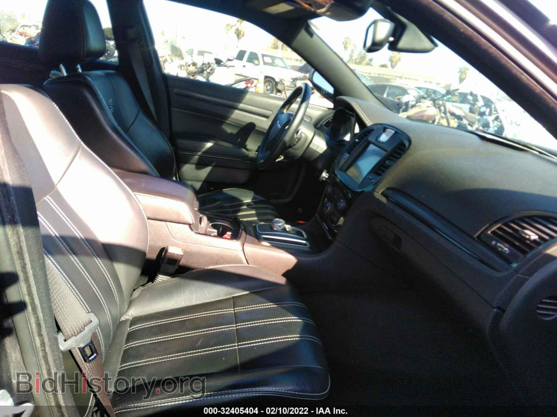 2016 CHRYSLER 300 - VIN: 2C3CCABG2GH238432 - Фото 5