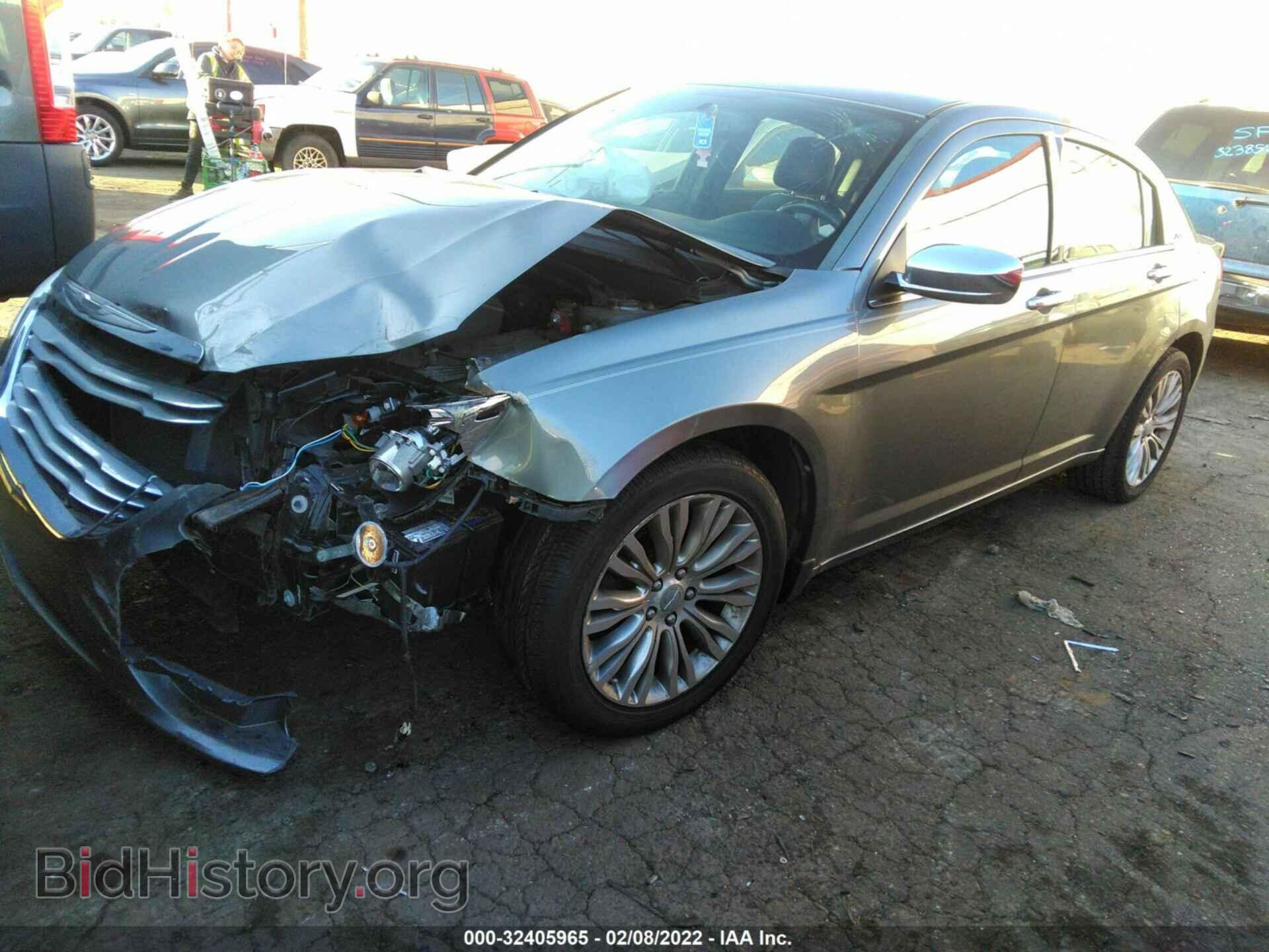 2013 CHRYSLER 200 - VIN: 1C3CCBCG7DN522033 - Фото 2