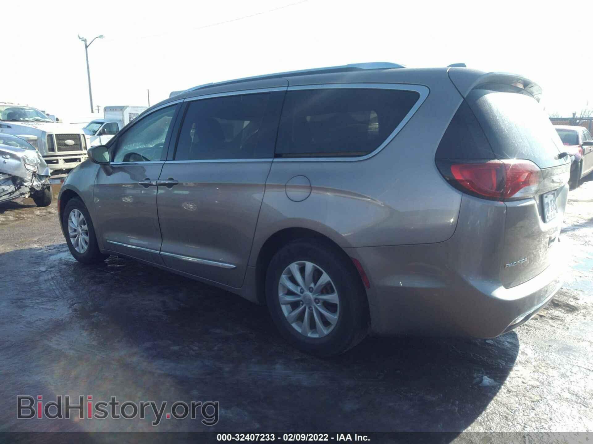 2018 CHRYSLER PACIFICA - VIN: 2C4RC1EG8JR316831 - Photo 3