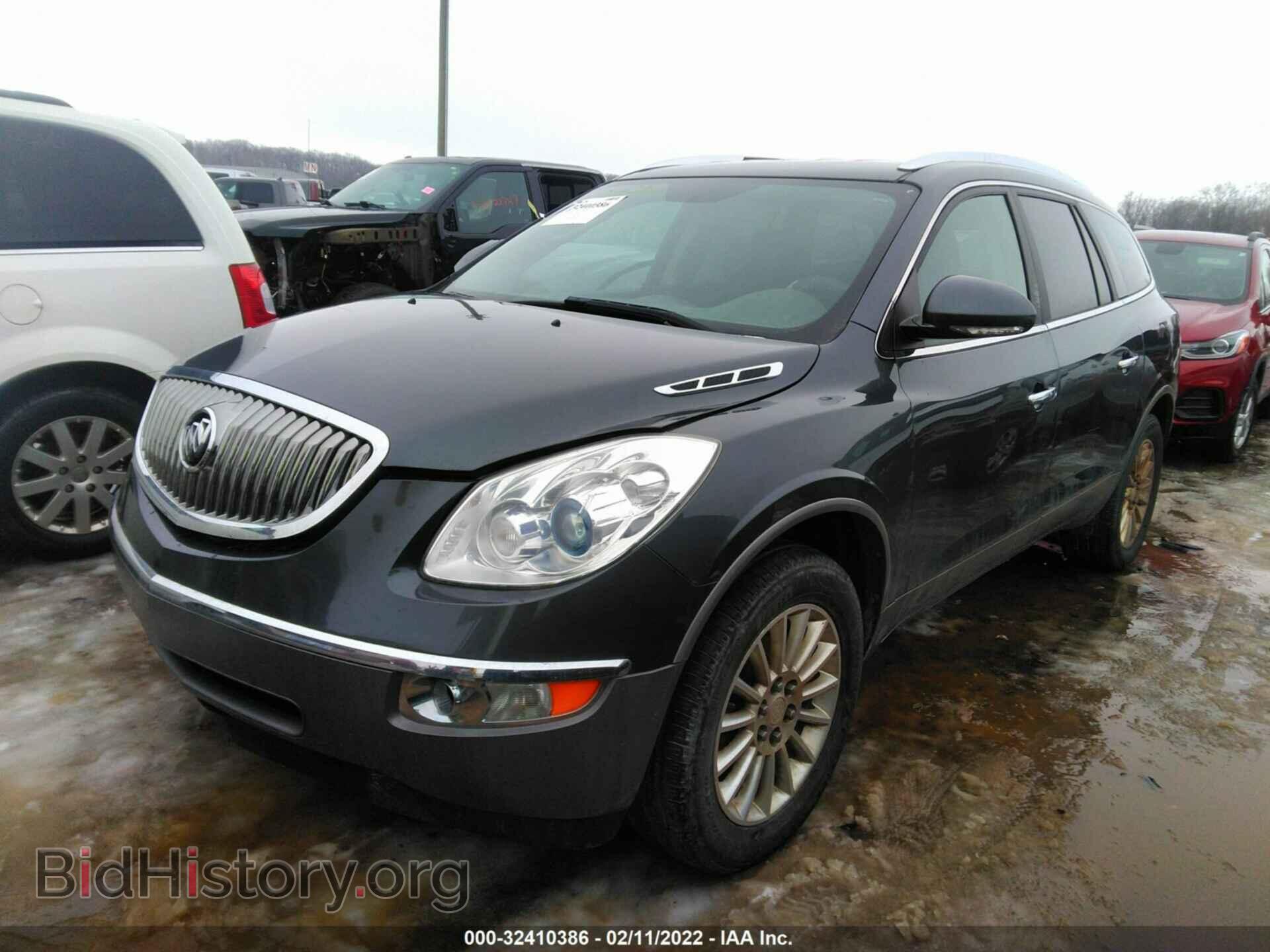 2011 BUICK ENCLAVE - VIN: 5GAKRAEDXBJ385131 - Фото 2