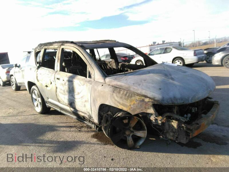 2012 Jeep COMPASS Latitude (VIN 1C4NJDEB6CD621597) — фото 1 из 10, IAAI, повреждение: возгорание двигателя