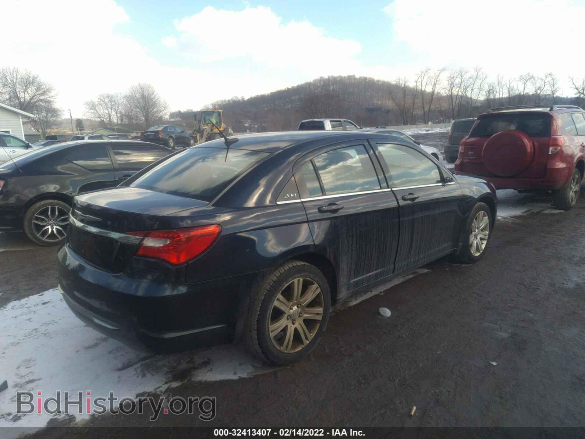 2011 CHRYSLER 200 - VIN: 1C3BC1FB8BN595012 - Фото 4