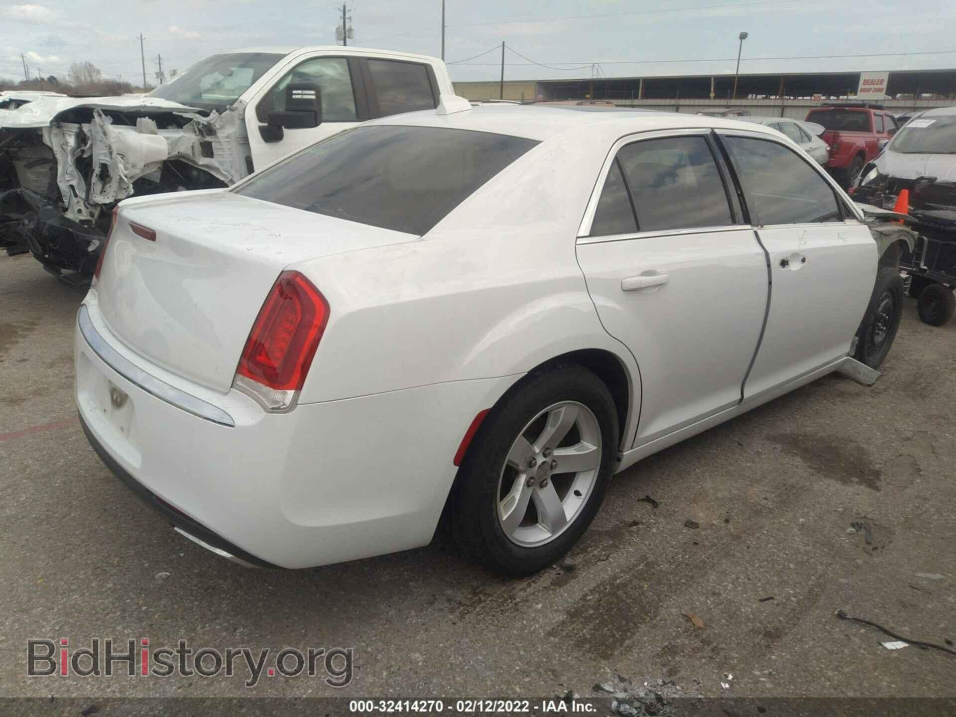 2015 CHRYSLER 300 - VIN: 2C3CCAAG5FH931737 - Фото 4