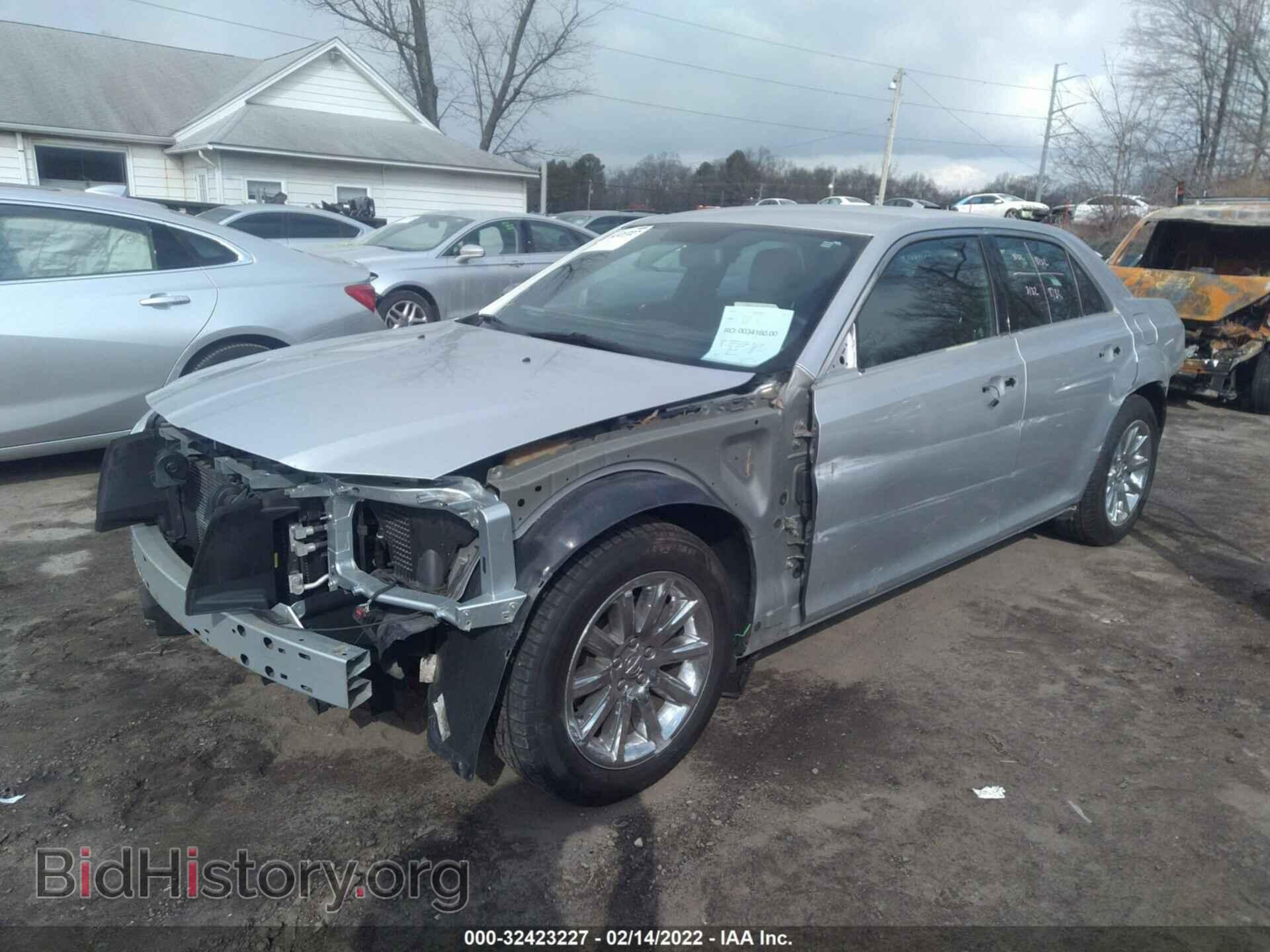 2012 CHRYSLER 300 - VIN: 2C3CCACG6CH288582 - Фото 2