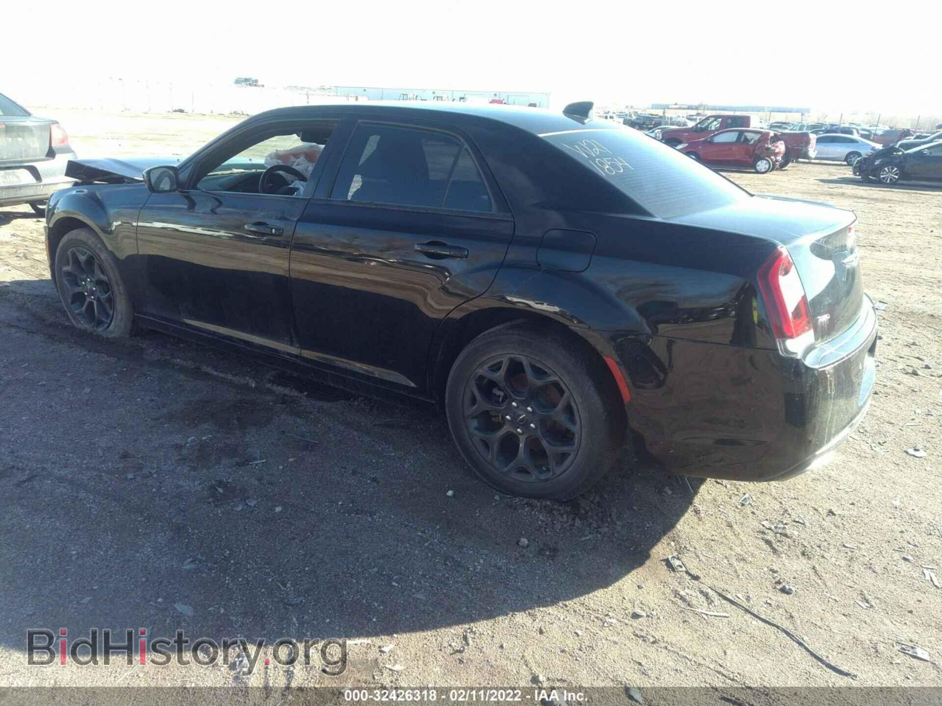 2019 CHRYSLER 300 - VIN: 2C3CCAGG9KH524201 - Фото 3