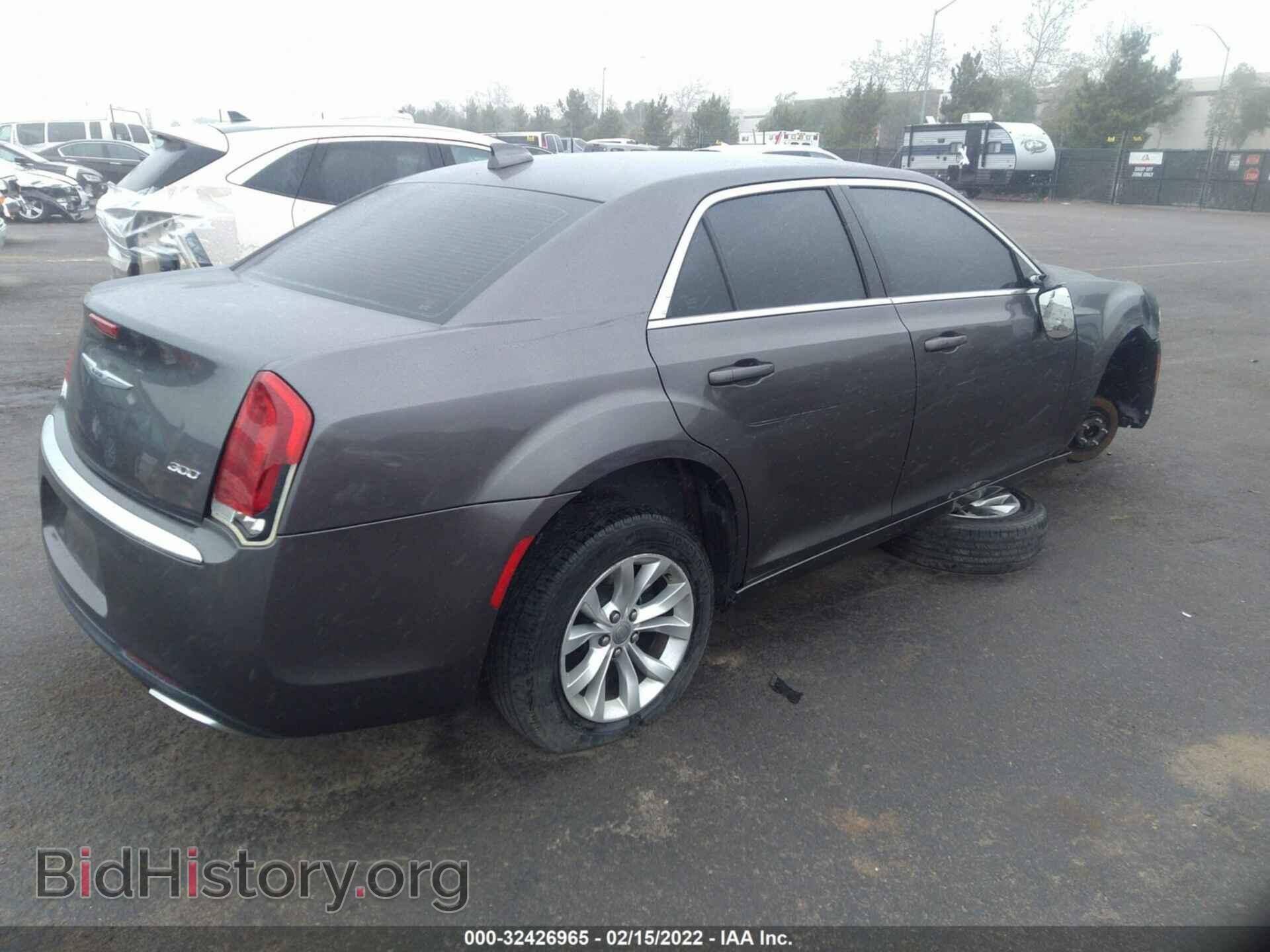 2015 CHRYSLER 300 - VIN: 2C3CCAAG5FH841925 - Photo 4