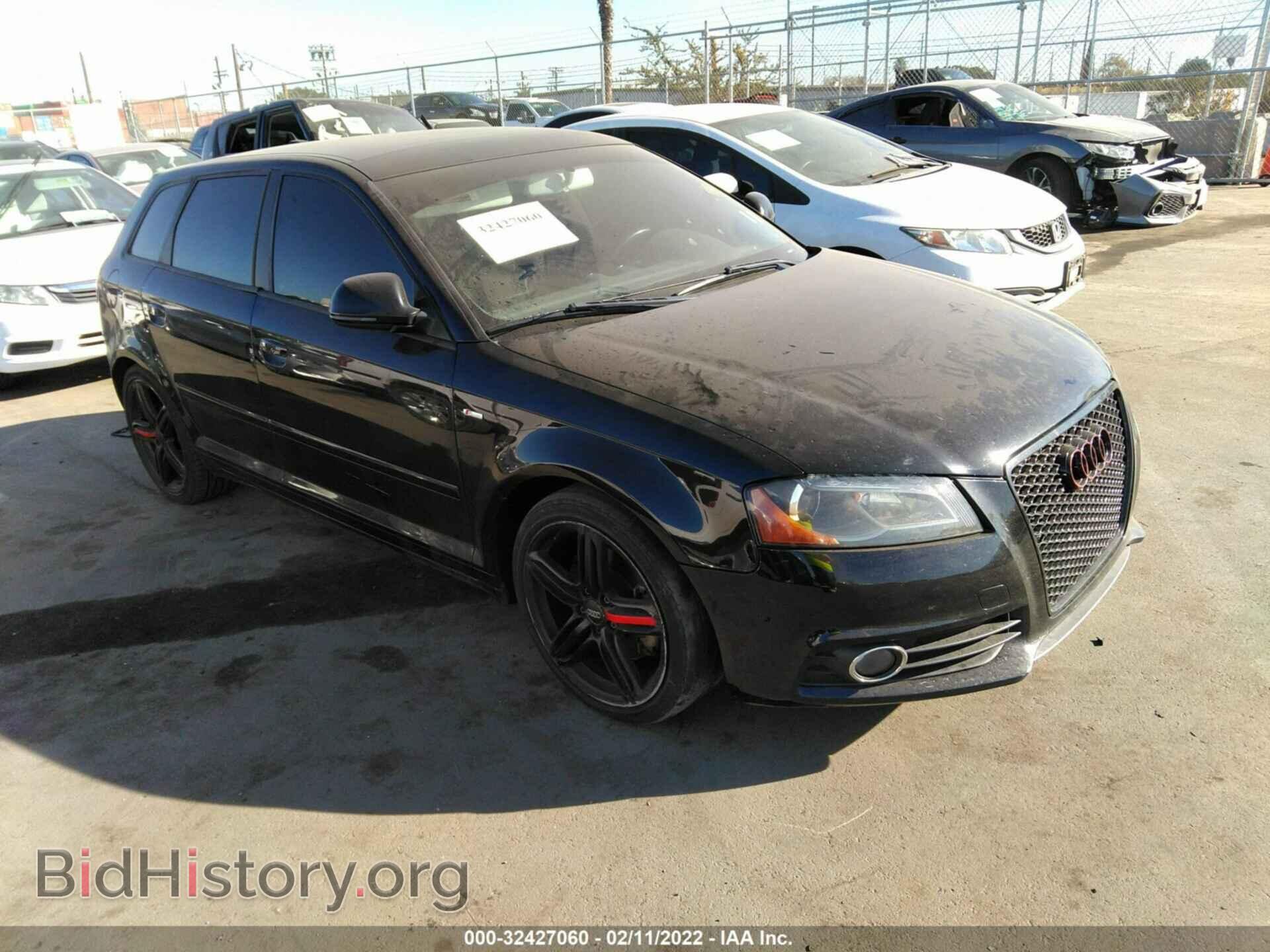 Фотография WAUKEAFM8AA133706 - AUDI A3 2010