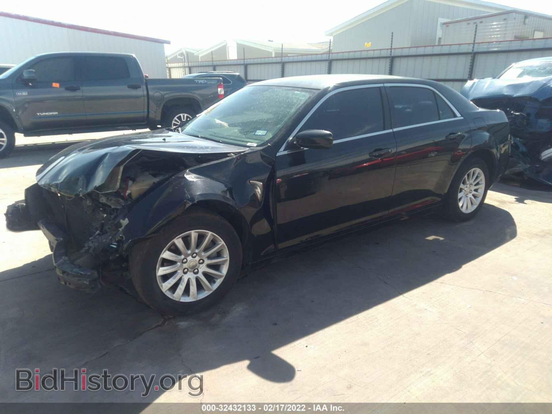 2013 CHRYSLER 300 - VIN: 2C3CCAAG2DH728429 - Photo 2