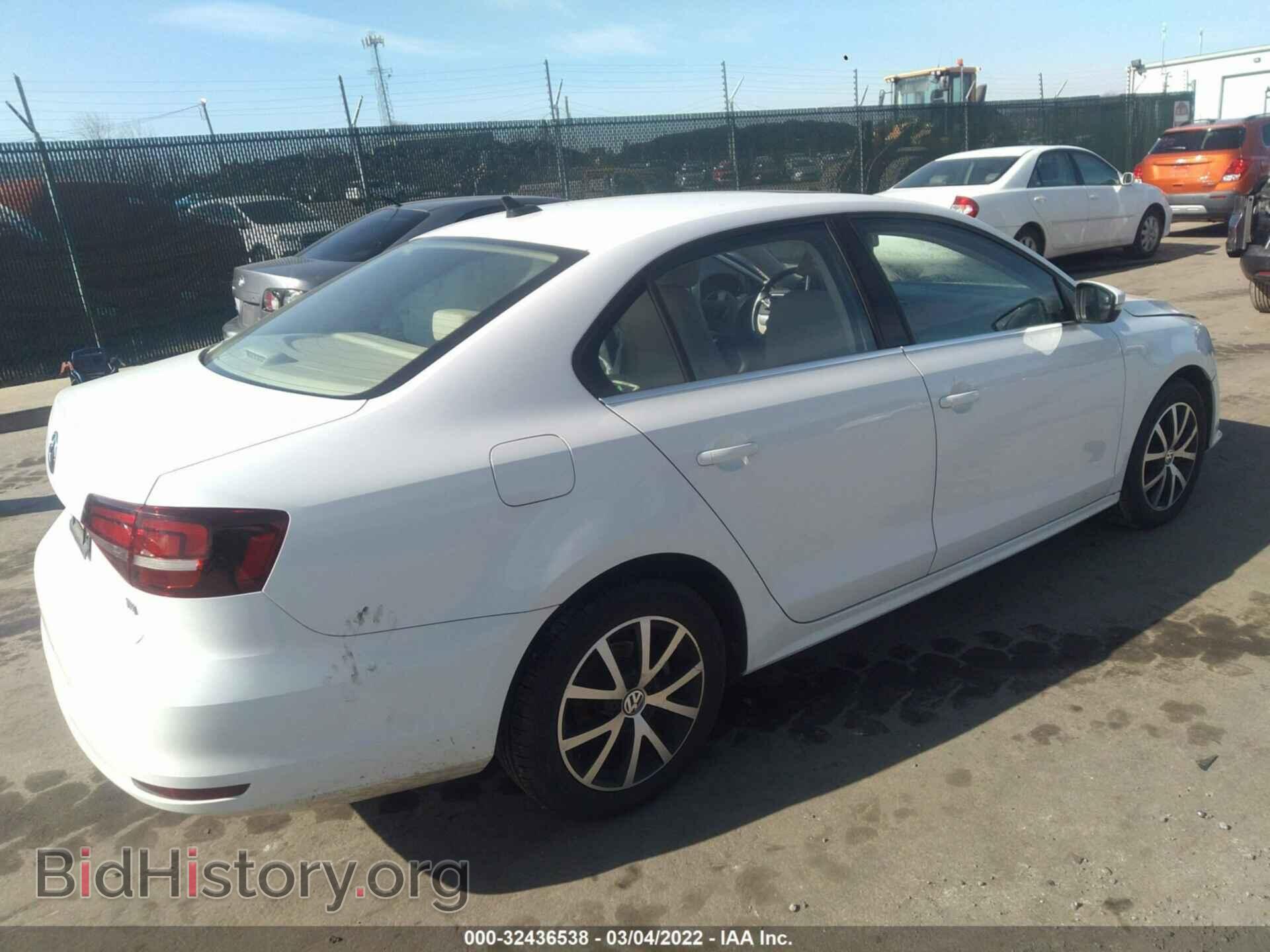 2017 VOLKSWAGEN JETTA - VIN: 3VWDB7AJ2HM380234 - Фото 4