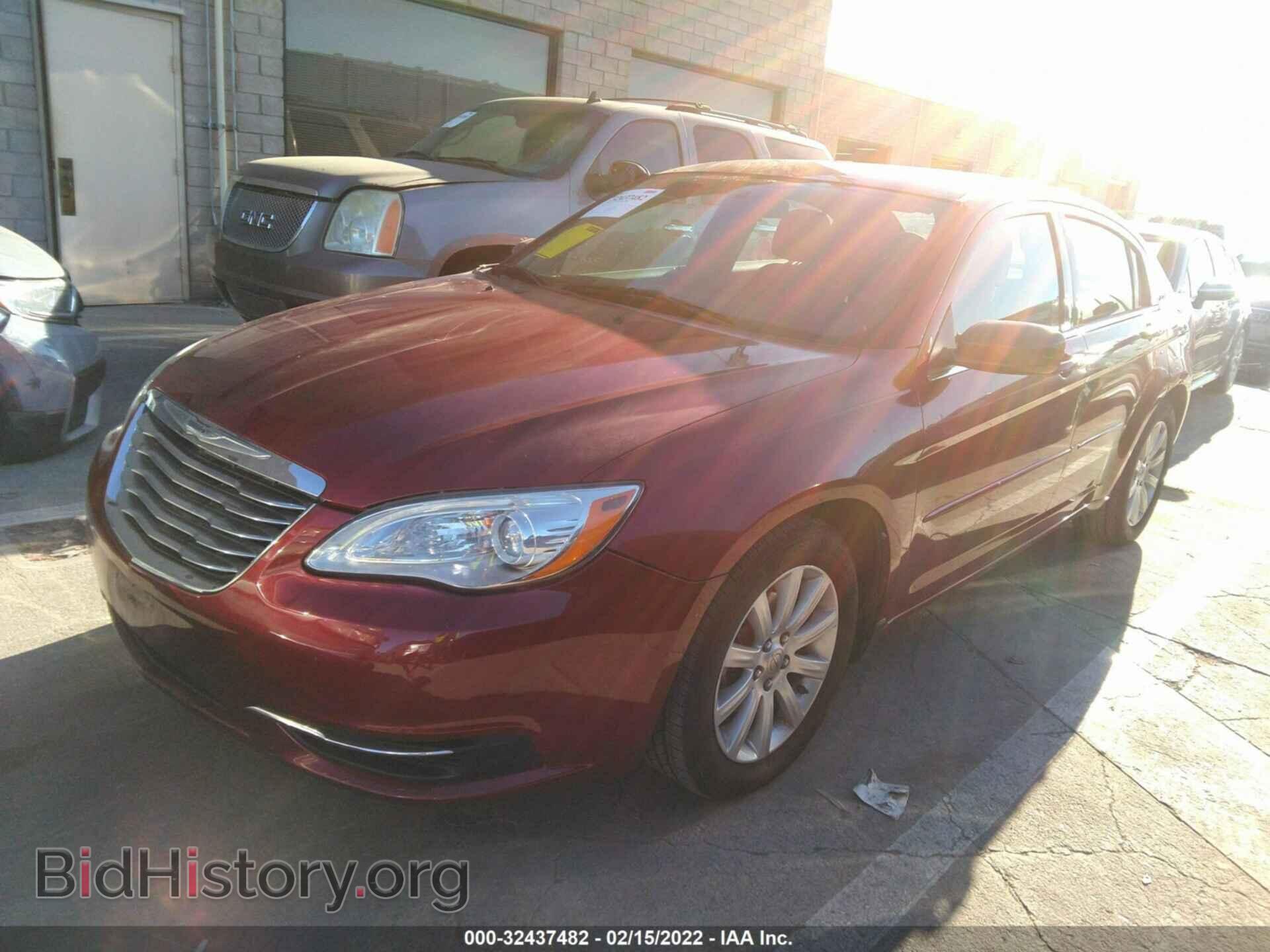 2013 CHRYSLER 200 - VIN: 1C3CCBBB0DN636235 - Фото 2