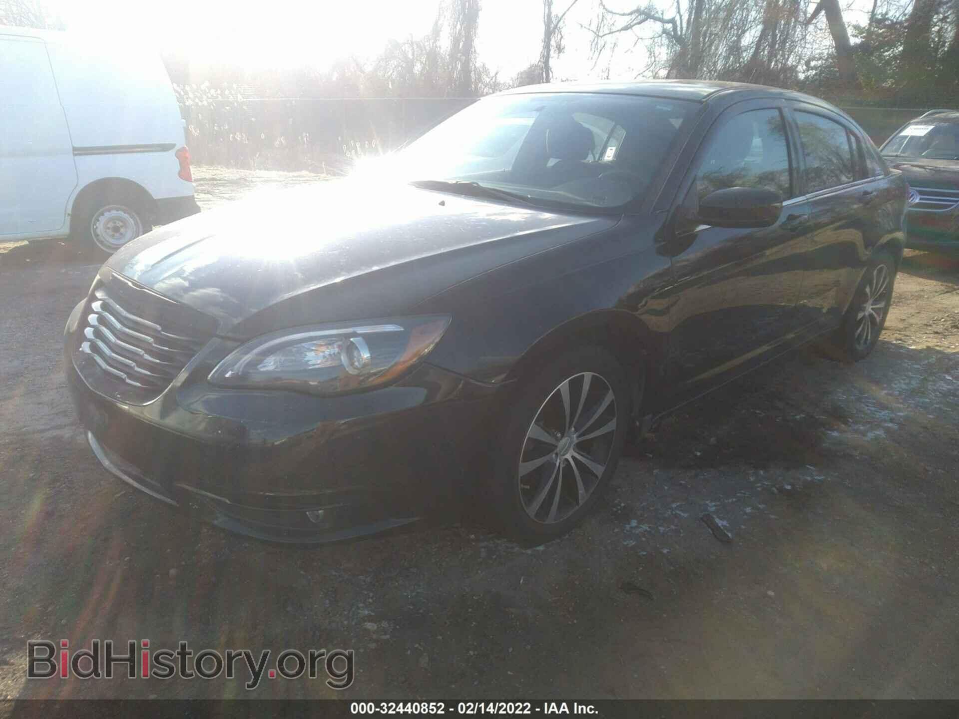 2013 CHRYSLER 200 - VIN: 1C3CCBBG5DN720062 - Фото 2