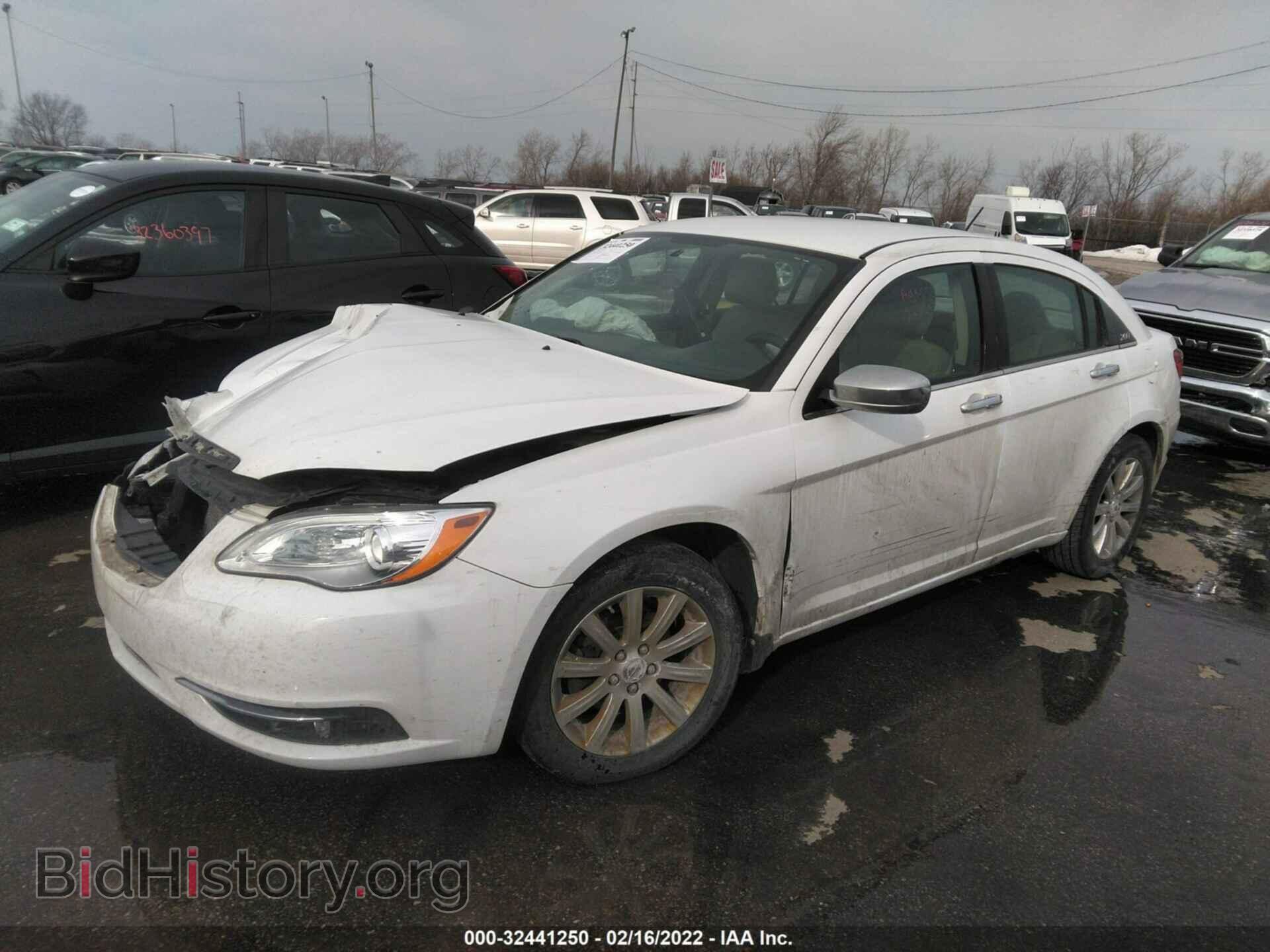 2013 CHRYSLER 200 - VIN: 1C3CCBCG8DN751613 - Фото 2