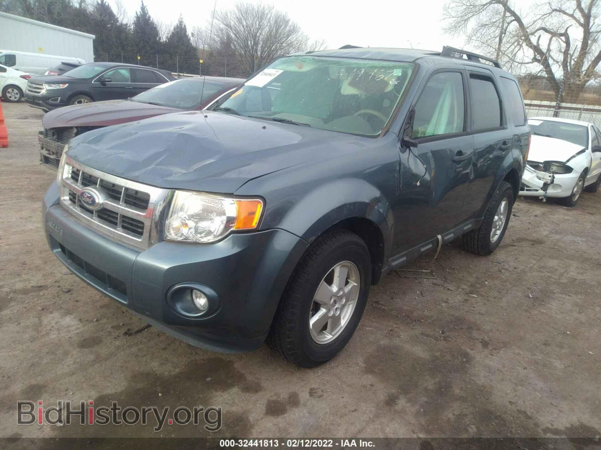2011 FORD ESCAPE - VIN: 1FMCU0D70BKA49467 - Фото 2