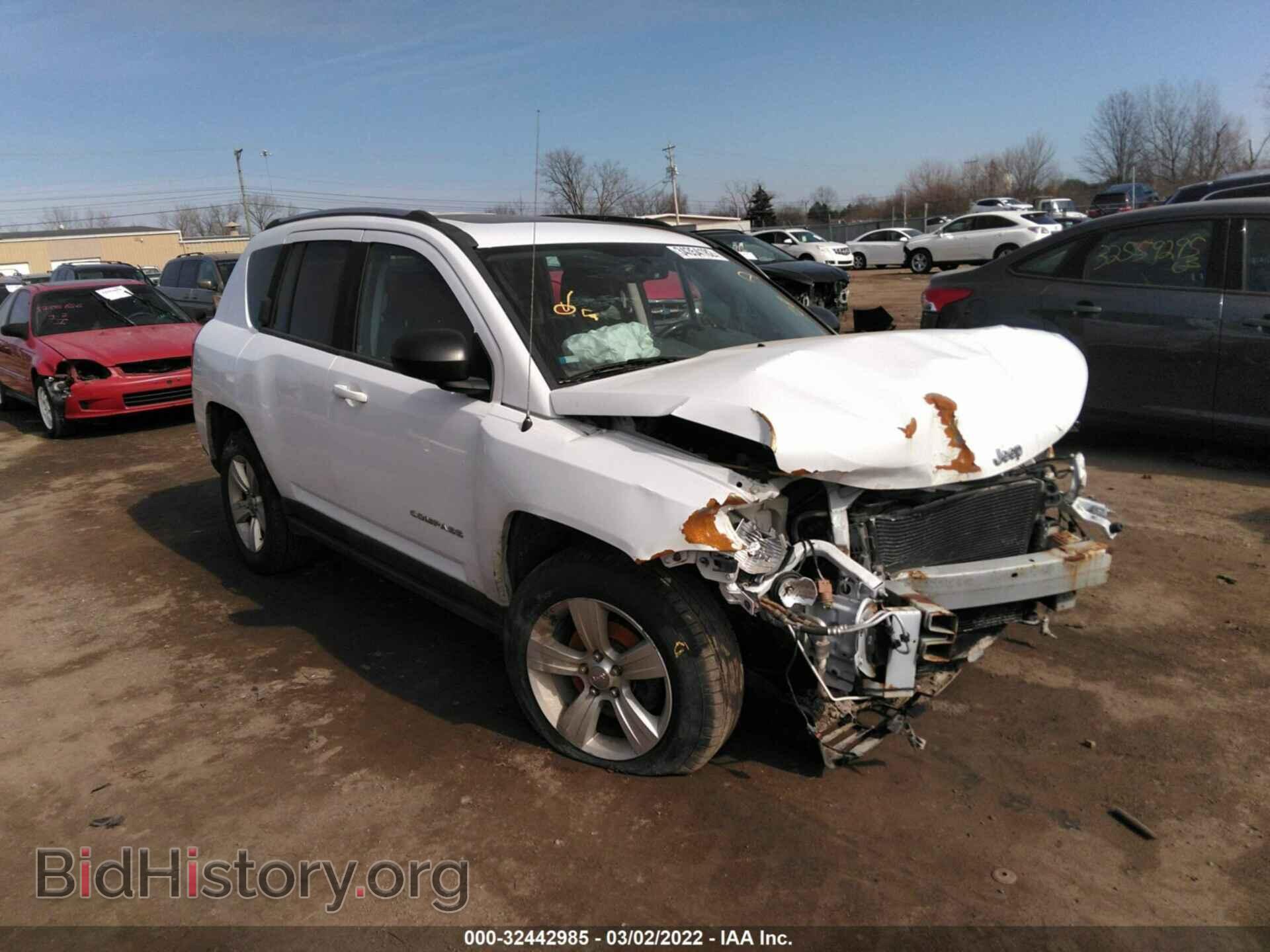 Photo 1J4NF1FB2BD266502 - JEEP COMPASS 2011
