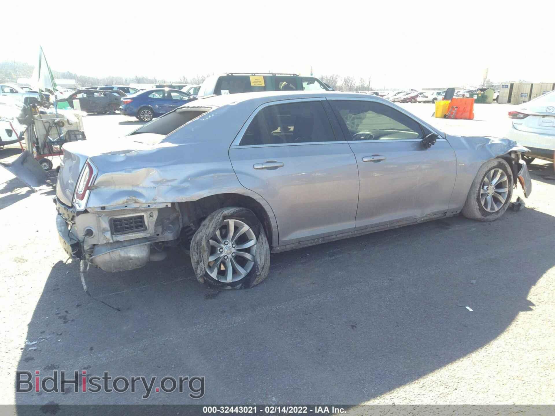 2015 CHRYSLER 300 - VIN: 2C3CCAAG9FH772690 - Фото 4