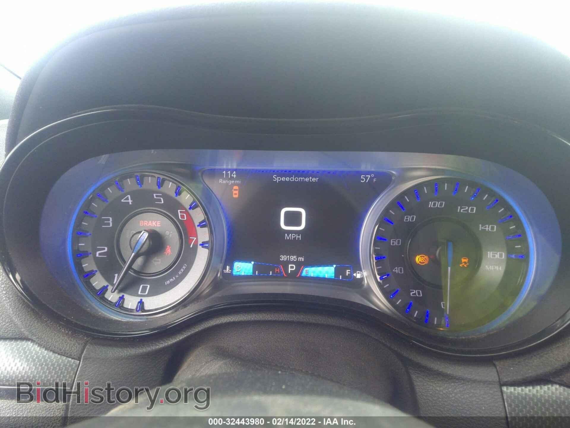 2016 CHRYSLER 300 - VIN: 2C3CCABT1GH329107 - Фото 7
