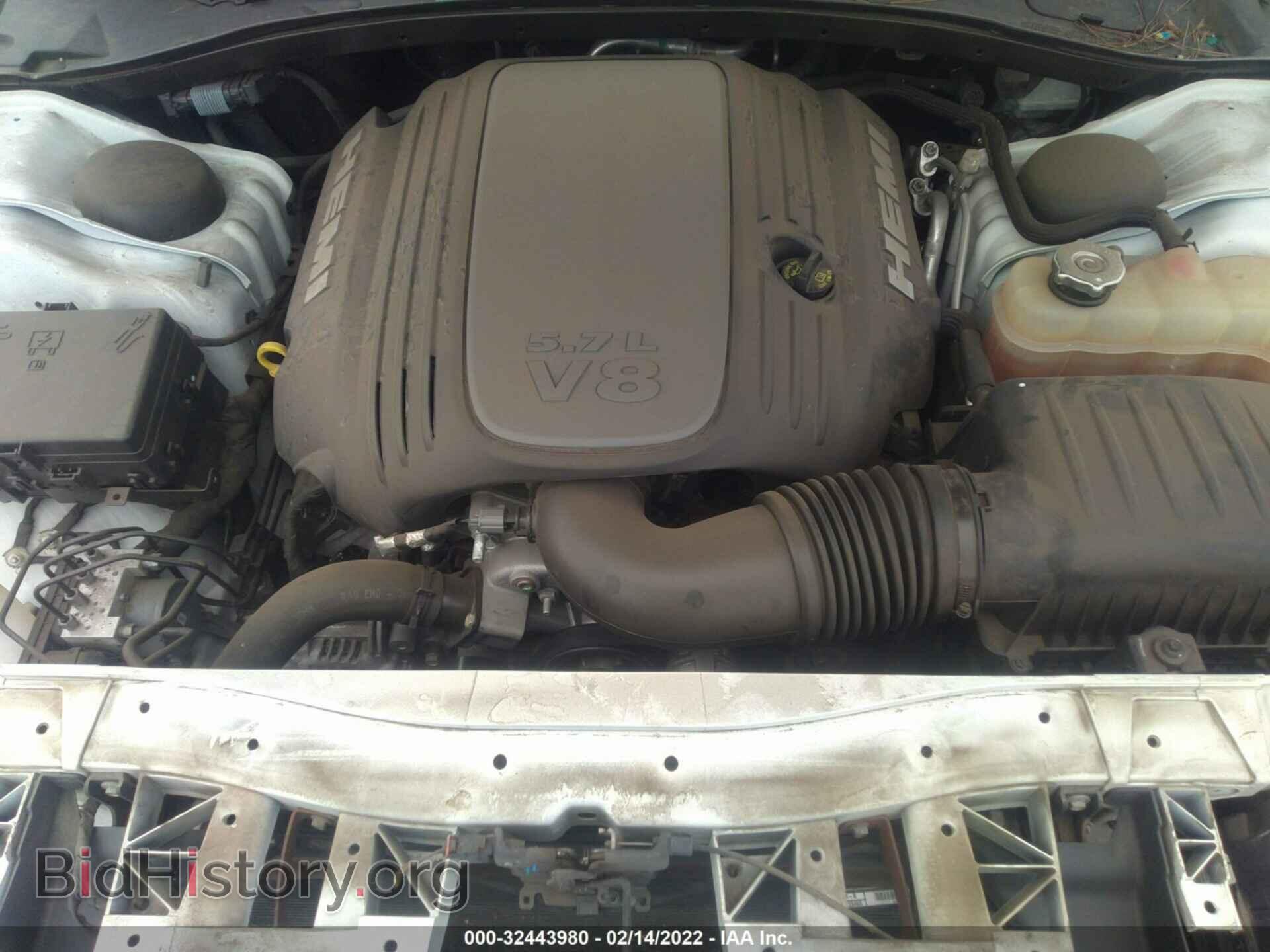 2016 CHRYSLER 300 - VIN: 2C3CCABT1GH329107 - Фото 10