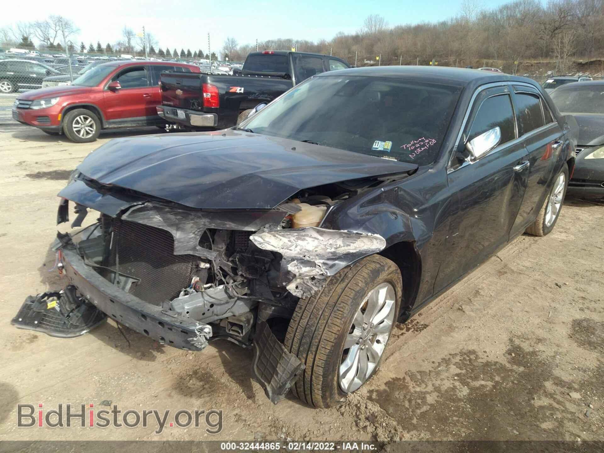 2018 CHRYSLER 300 - VIN: 2C3CCAKG0JH300305 - Фото 2