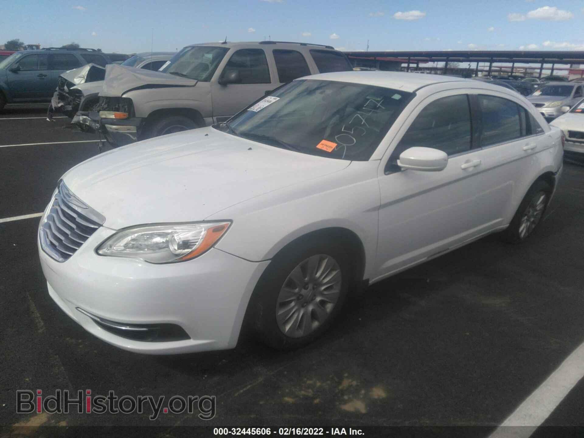 2014 CHRYSLER 200 - VIN: 1C3CCBAB1EN210668 - Фото 2