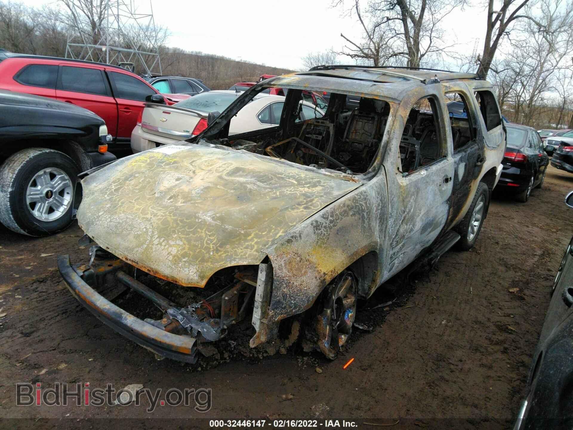 2011 GMC YUKON - VIN: 1GKS2EEF7BR337085 - Photo 2
