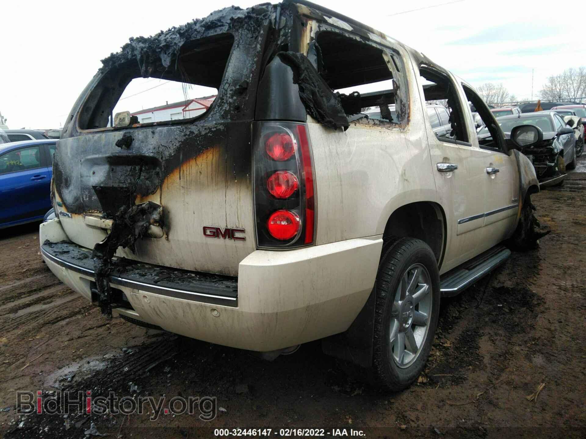 2011 GMC YUKON - VIN: 1GKS2EEF7BR337085 - Photo 4