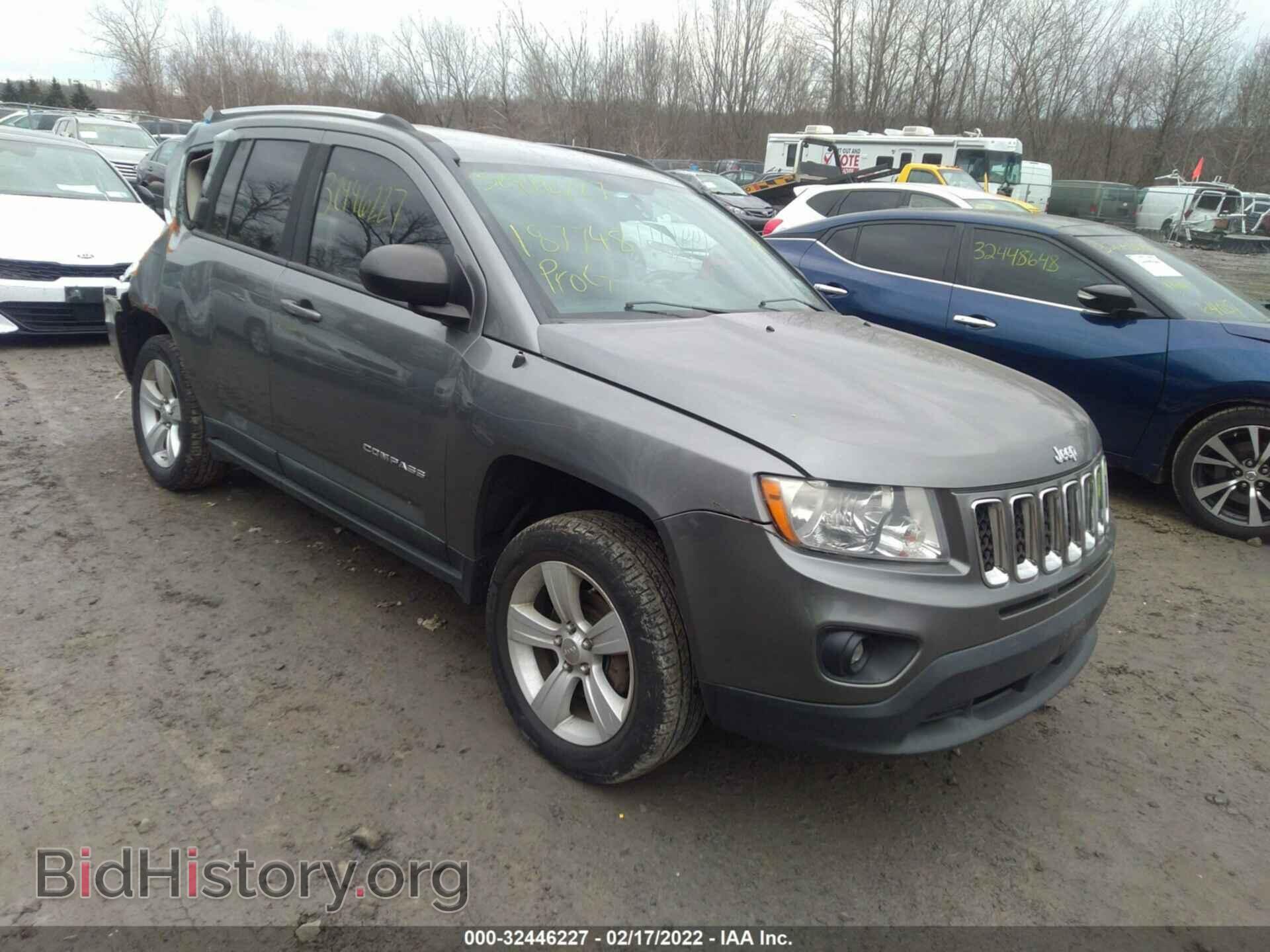 Photo 1J4NF1FB8BD239160 - JEEP COMPASS 2011