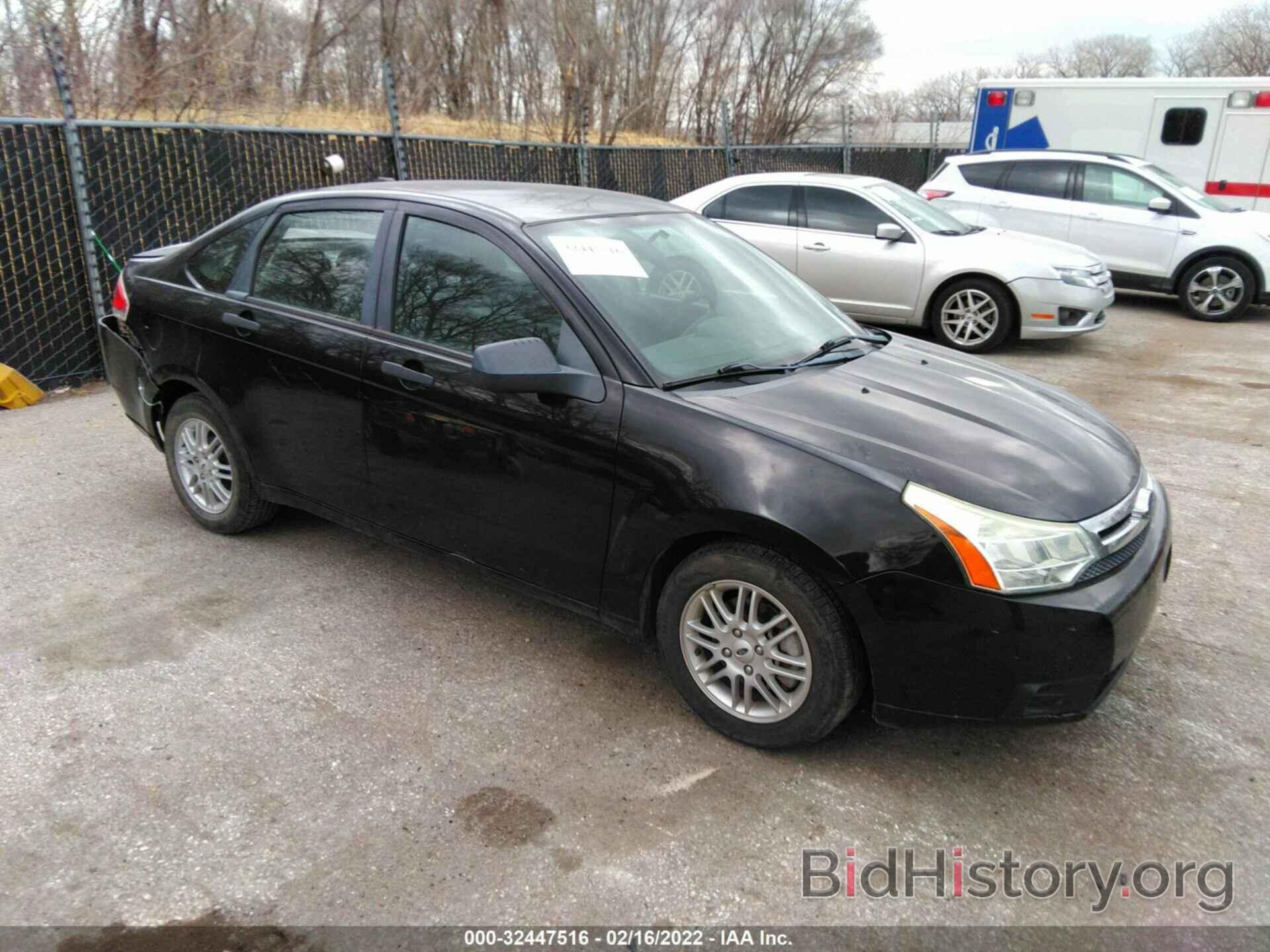 Photo 1FAHP35N39W230197 - FORD FOCUS 2009