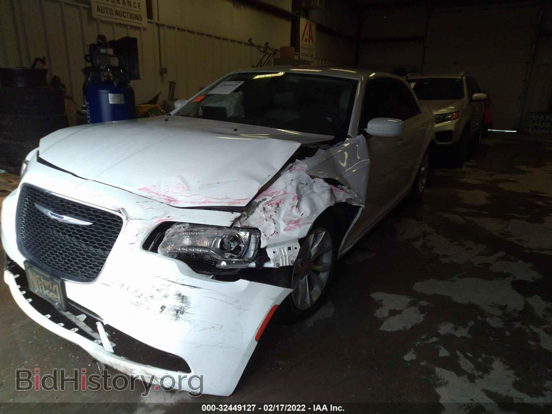 2015 CHRYSLER 300 - VIN: 2C3CCAAG4FH807393 - Фото 2