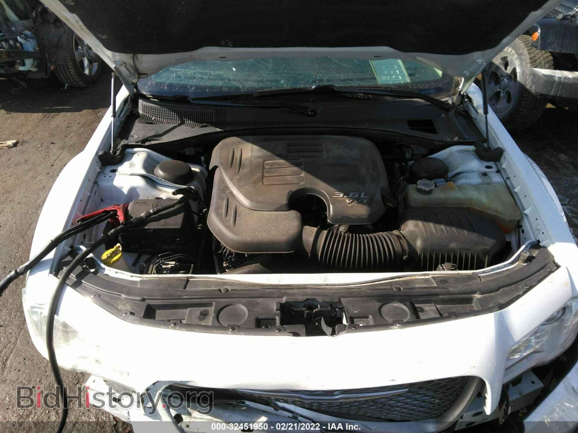 2015 CHRYSLER 300 - VIN: 2C3CCASG9FH732687 - Фото 10