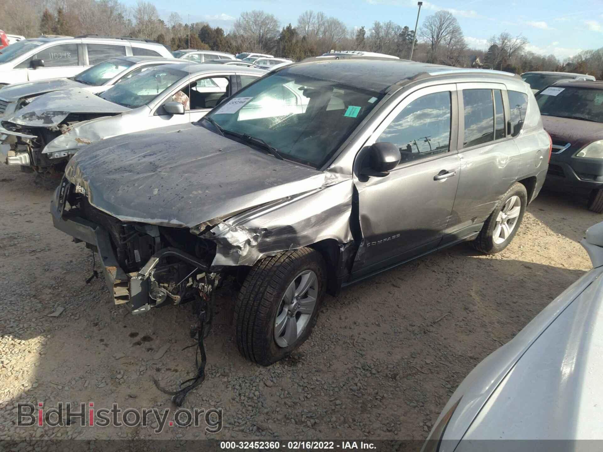 2011 JEEP COMPASS - VIN: 1J4NF1FB8BD207079 - Photo 2