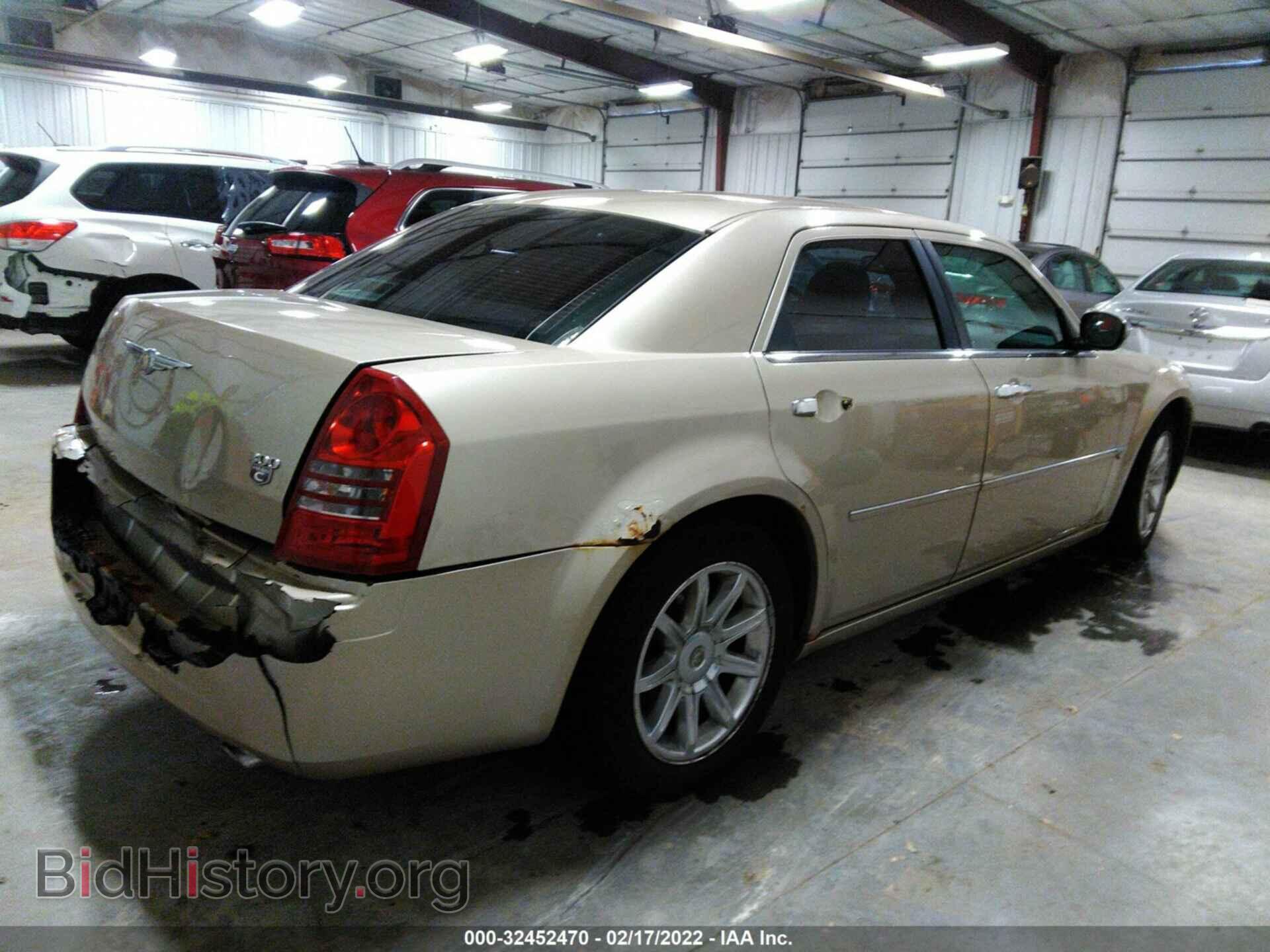 2006 CHRYSLER 300 - VIN: 2C3KA63H16H368240 - Фото 4
