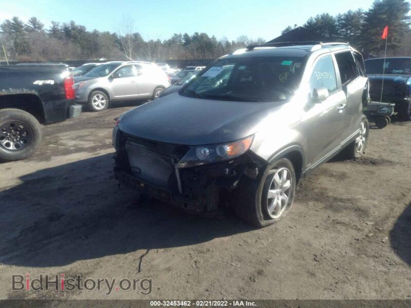 2013 Kia SORENTO (VIN 5XYKTCA68DG424627) — фото 2 из 11